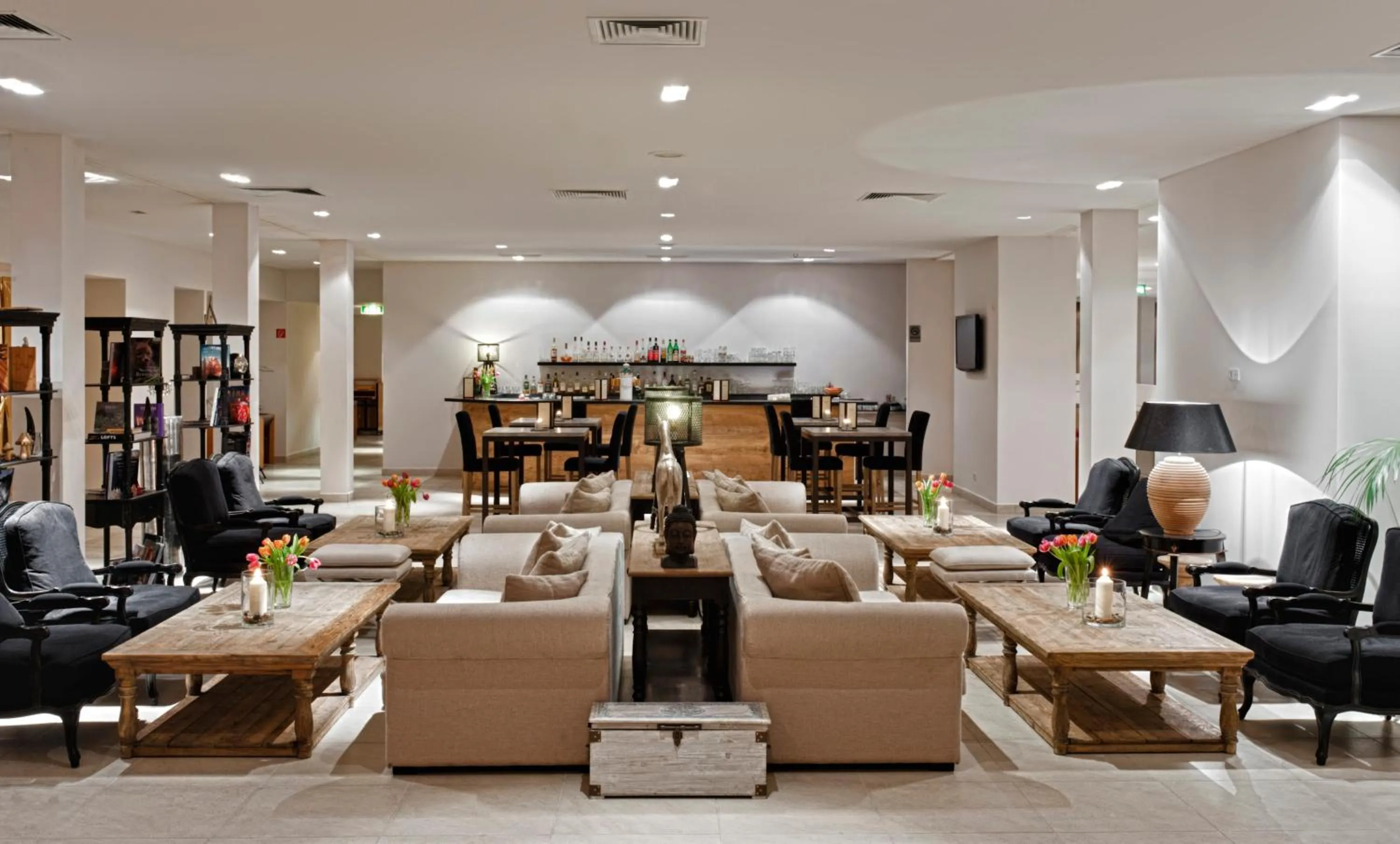 Lobby or reception, Restaurant/Places to Eat in Tryp By Wyndham Wuppertal