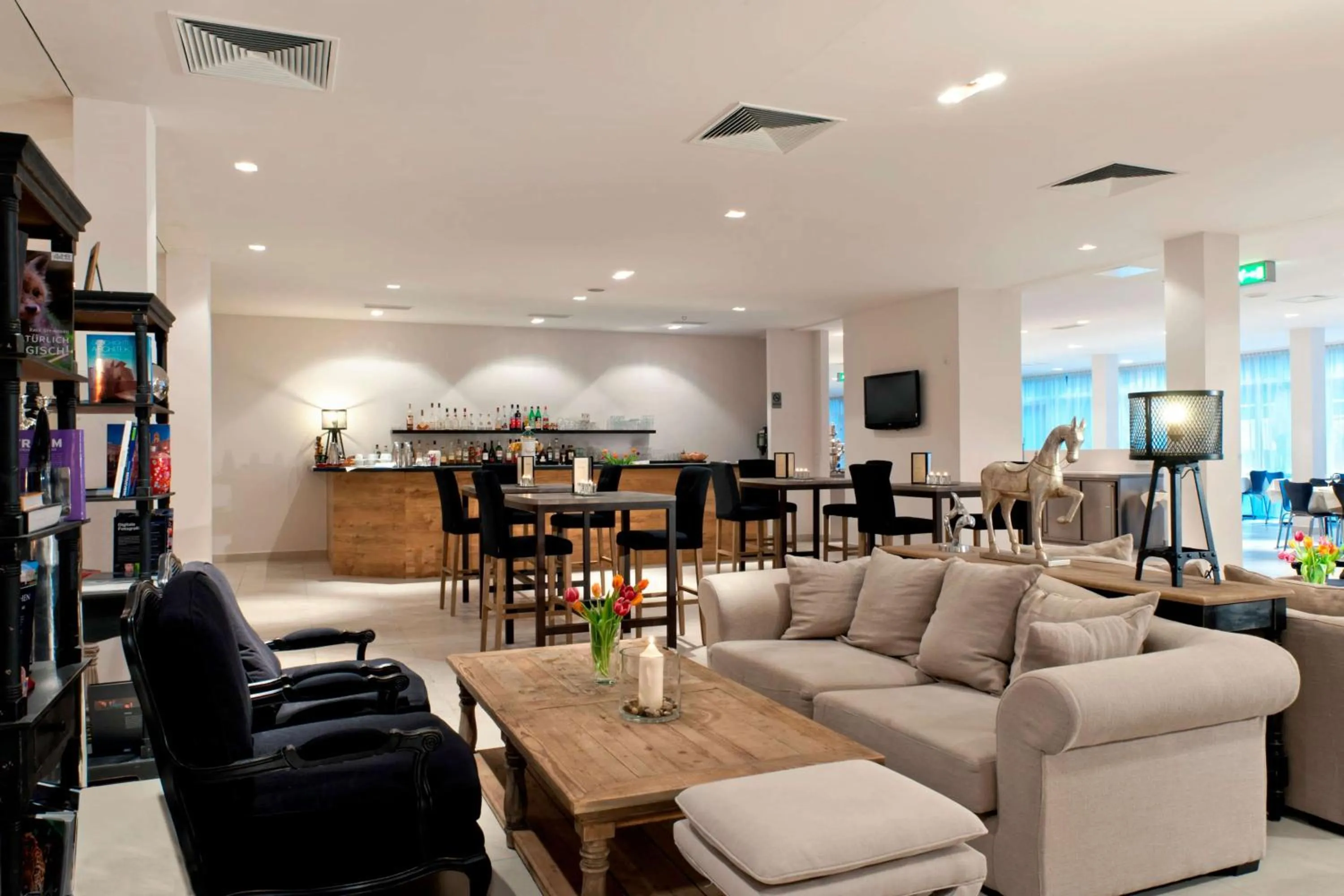 Lobby or reception, Lounge/Bar in Tryp By Wyndham Wuppertal