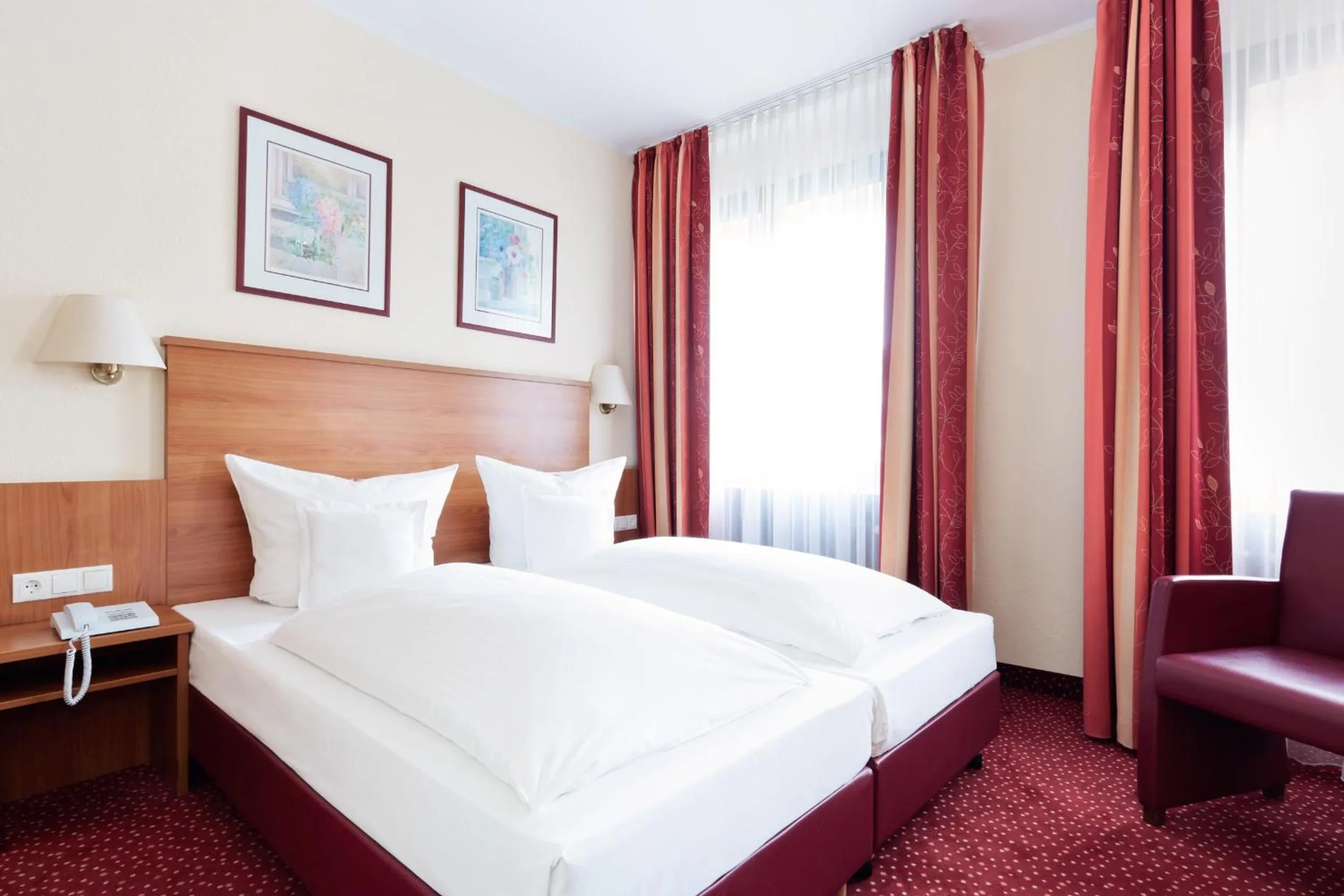 Photo of the whole room, Bed in Doria