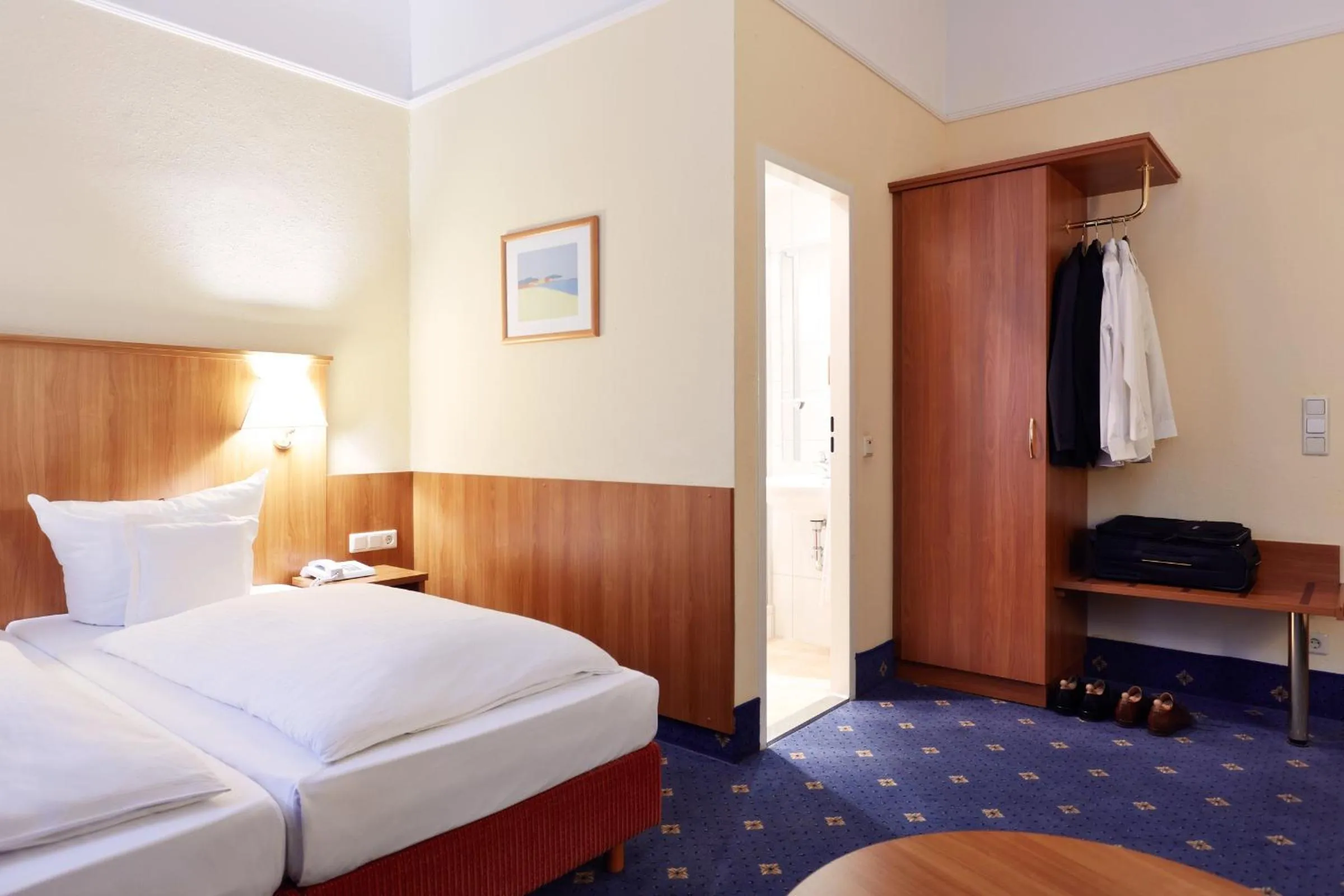 Photo of the whole room, Bed in Doria