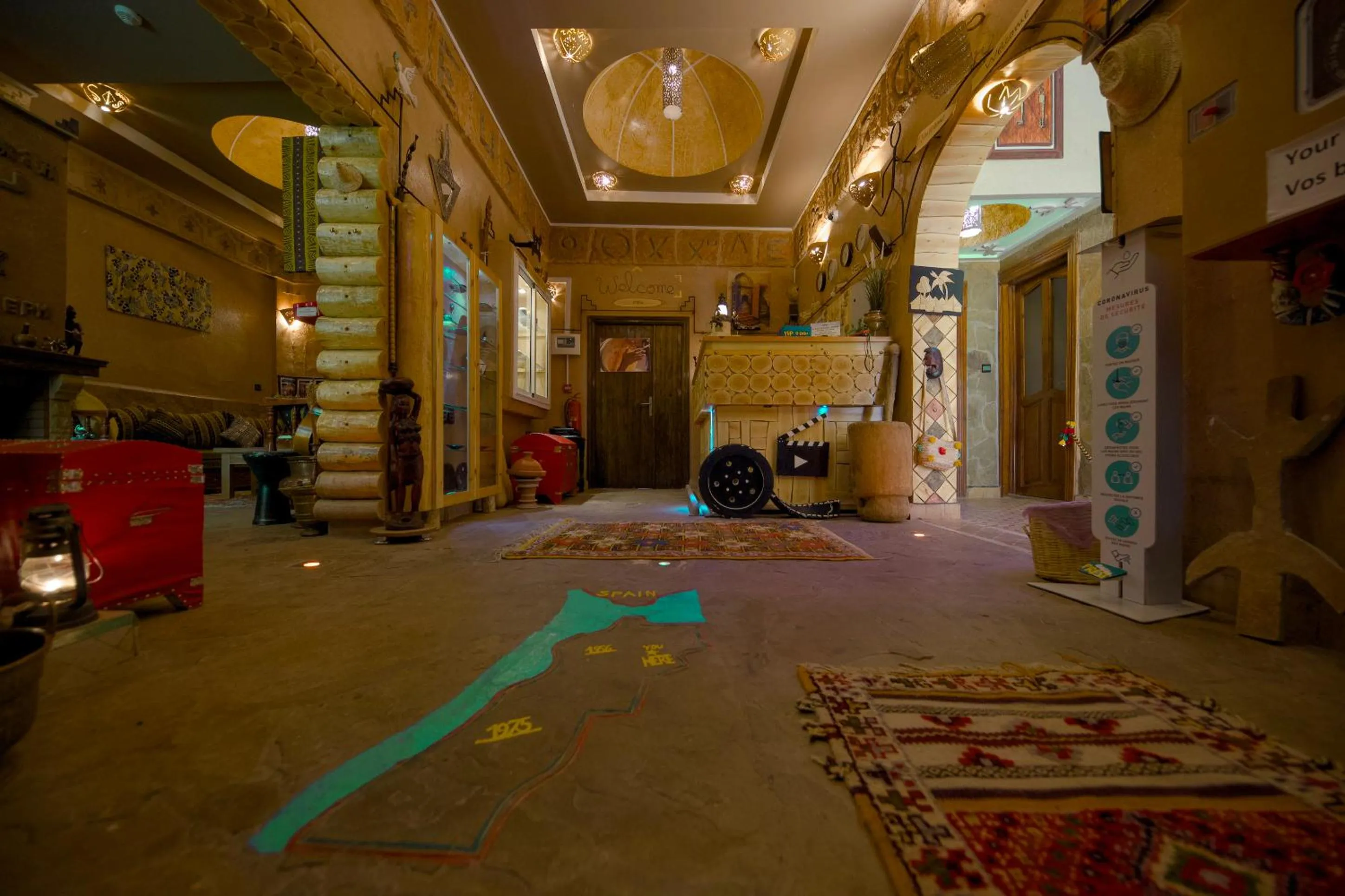 Lobby or reception in Tin Joseph