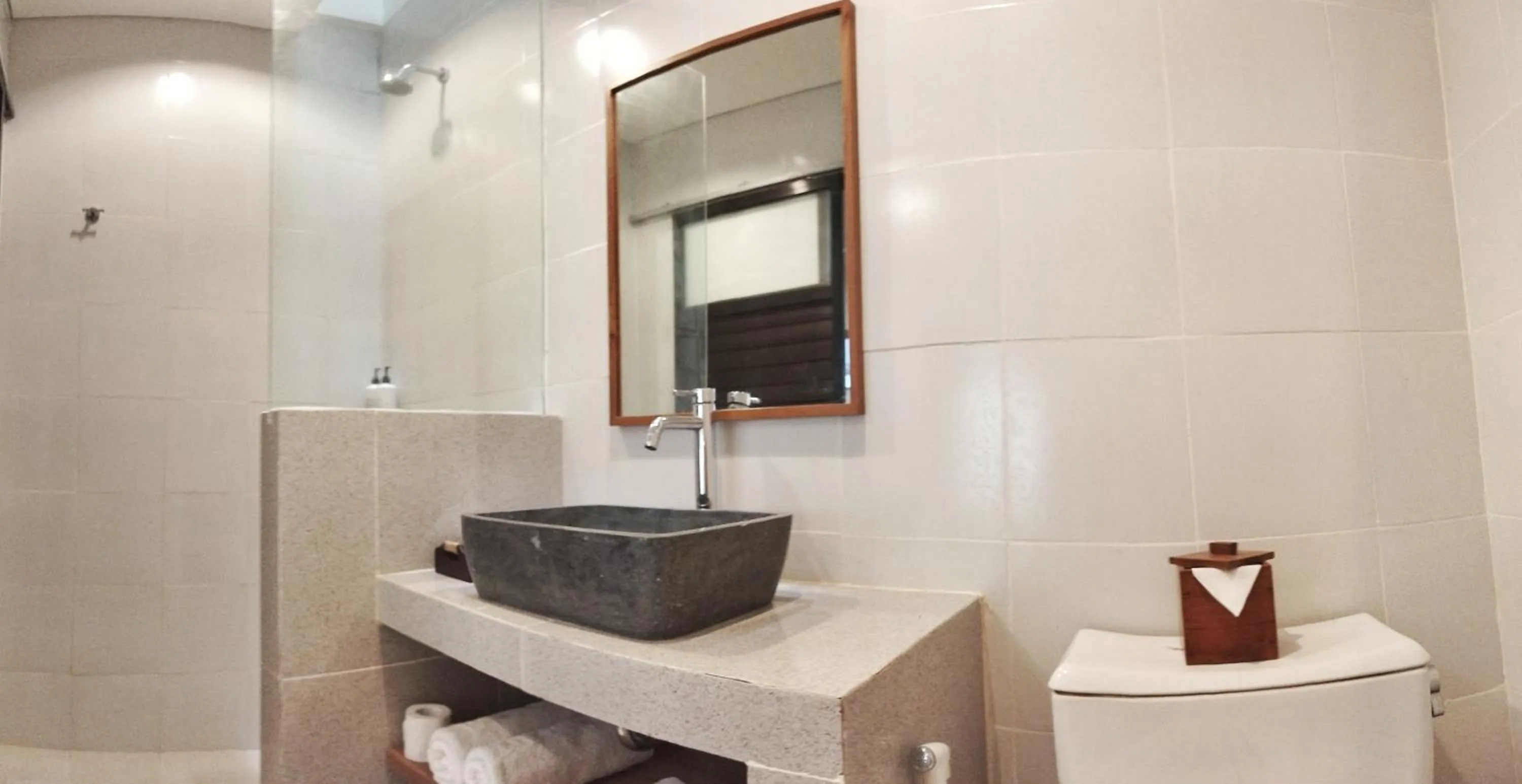 Bathroom in Hotel and Villa B52 Gili Air