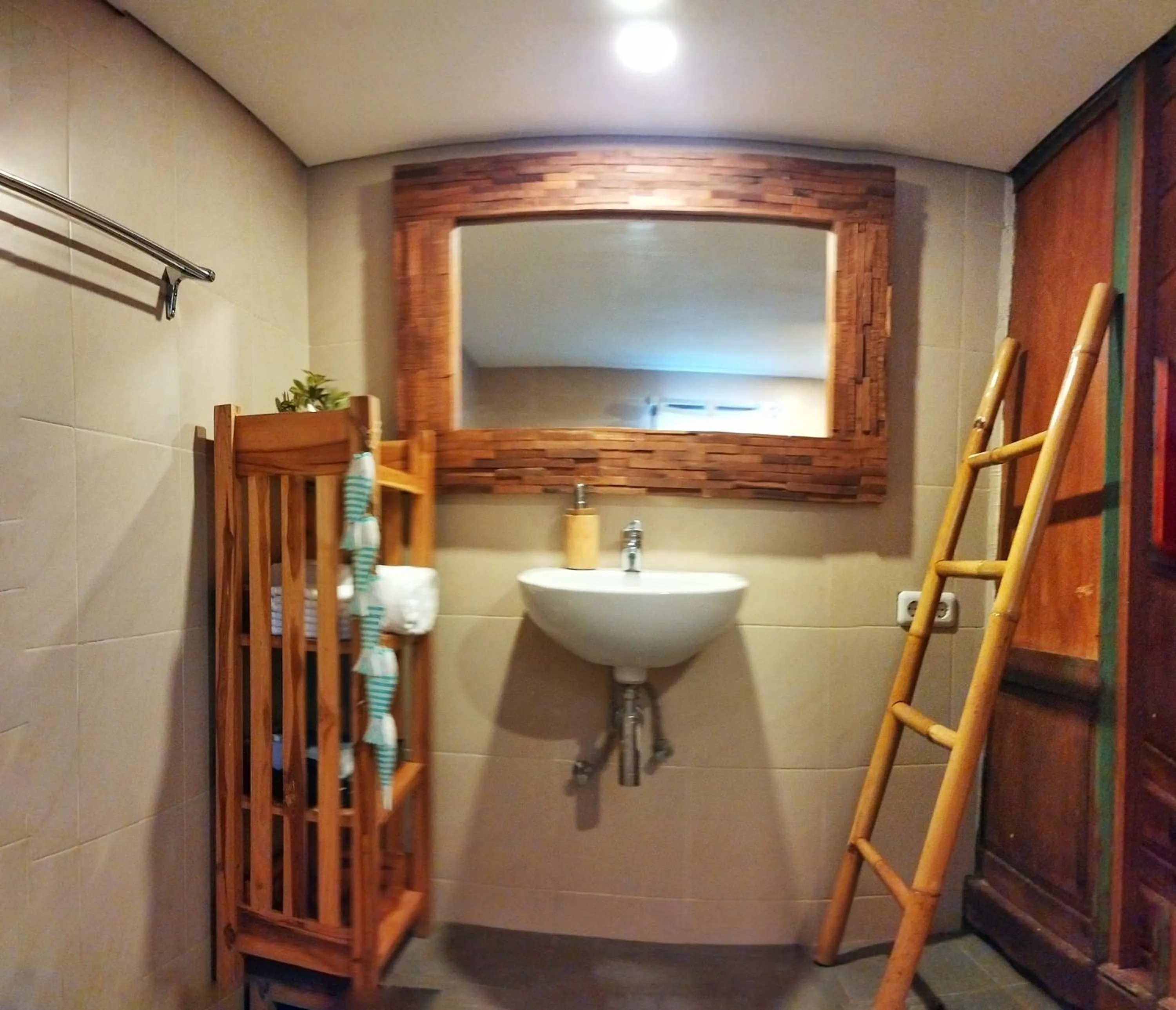 Bathroom in Hotel and Villa B52 Gili Air
