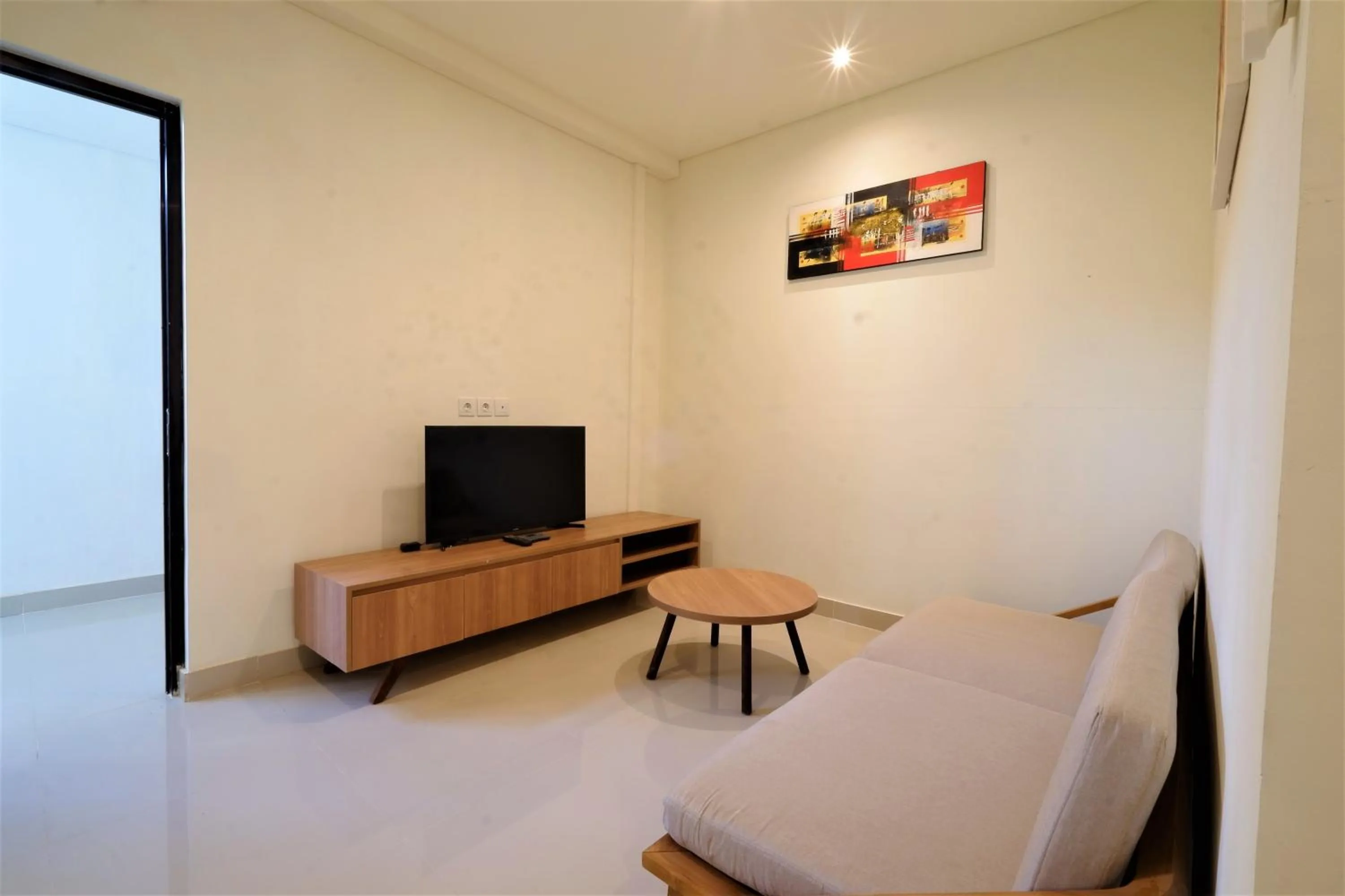 TV and multimedia in Hotel and Villa B52 Gili Air