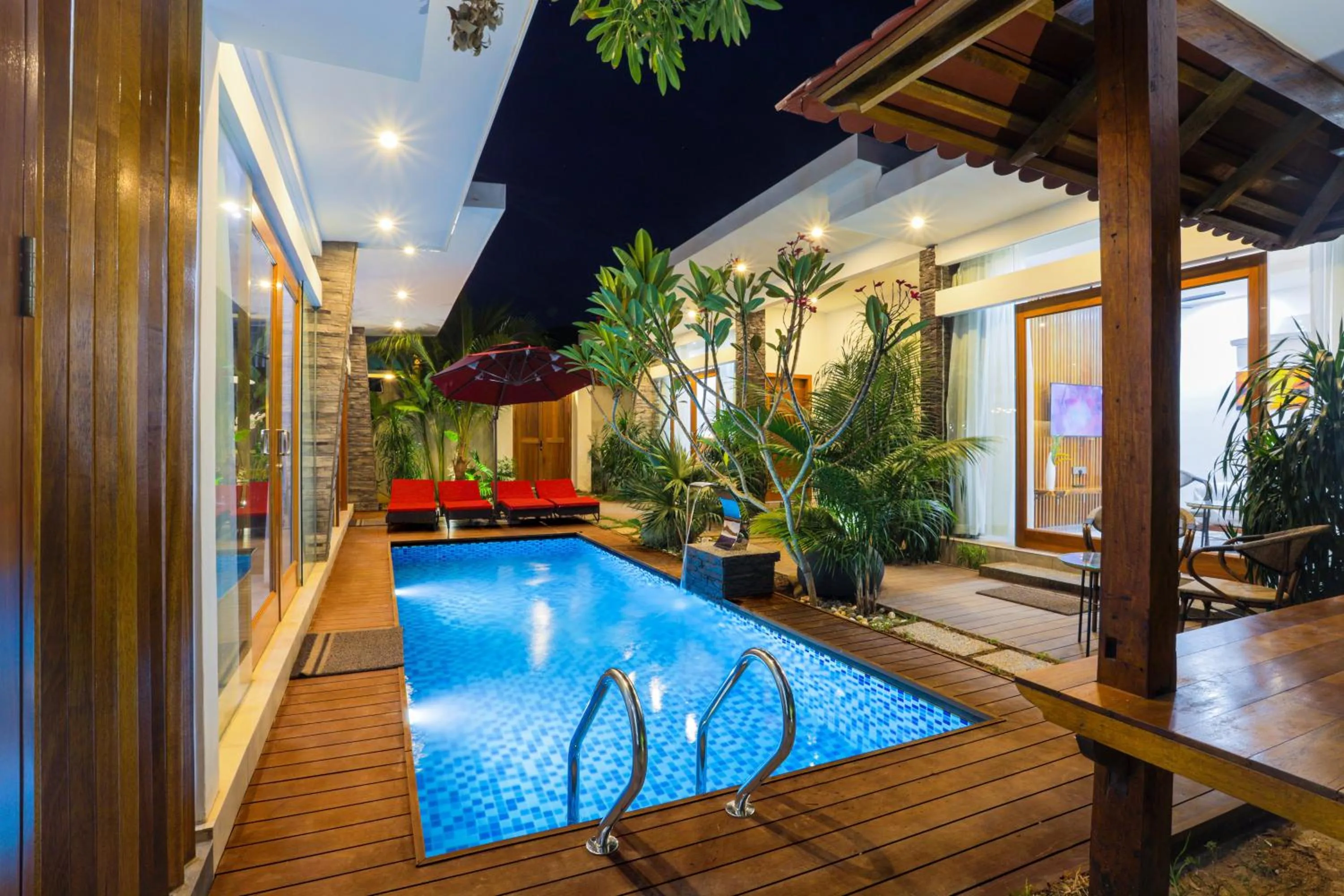 Swimming pool in Maneh Villa Langkawi - Private Pool