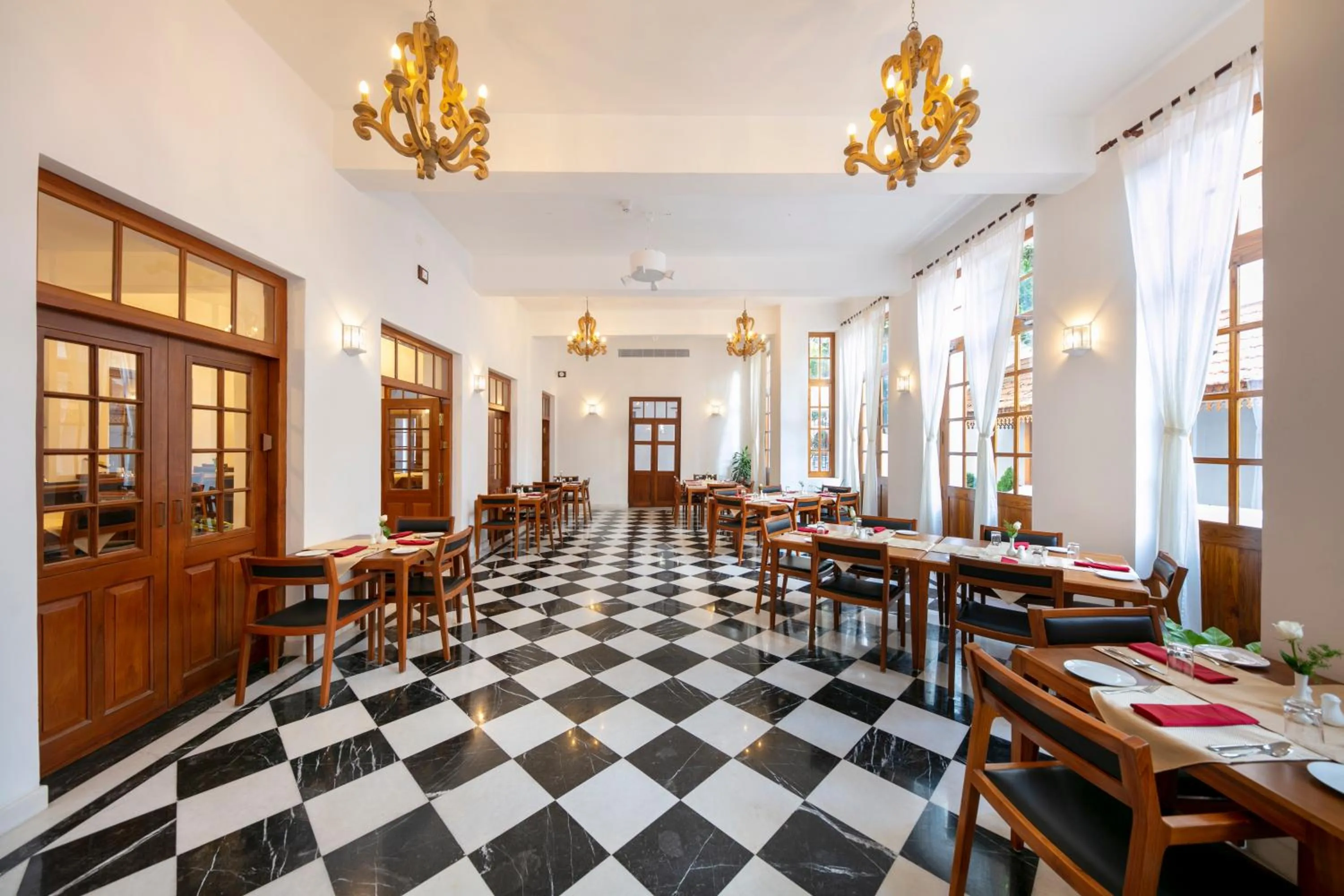 Restaurant/places to eat in Grand Hotel D'Europe