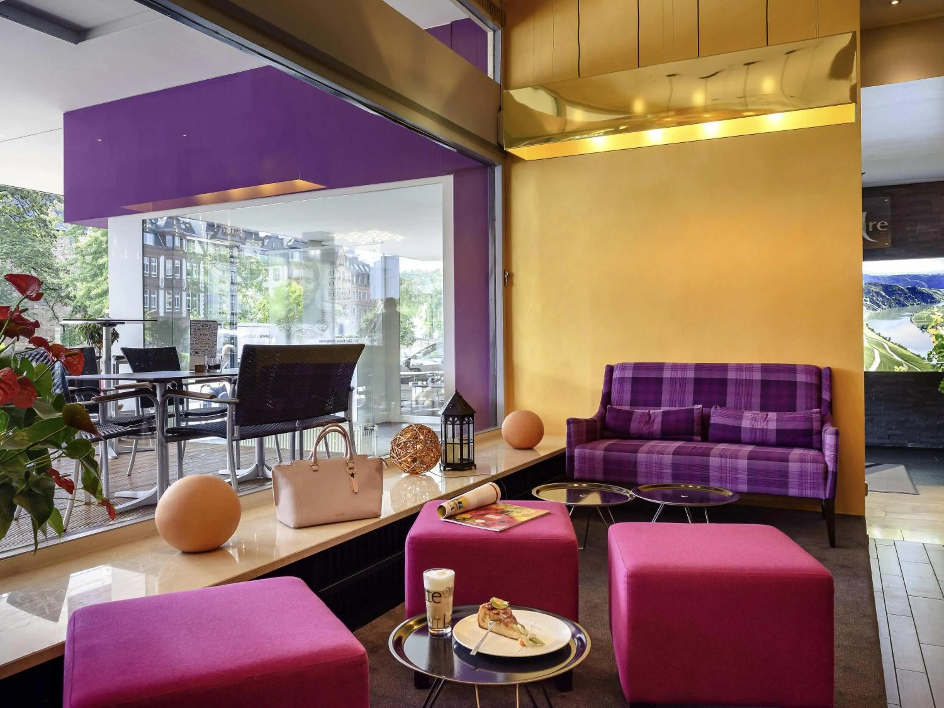 Lounge or bar in Mercure Hotel Trier Porta Nigra
