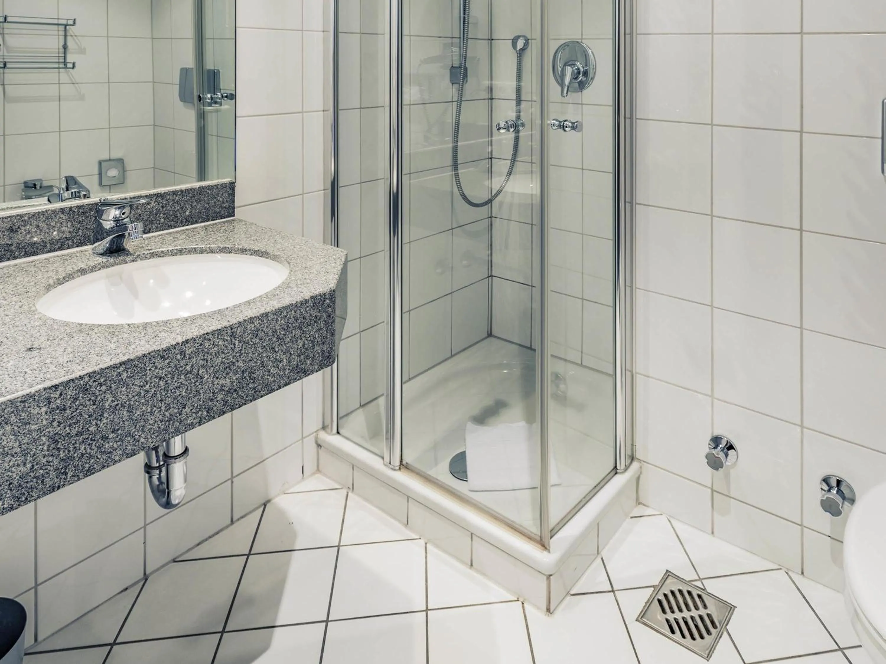 Bedroom in Mercure Hotel Trier Porta Nigra