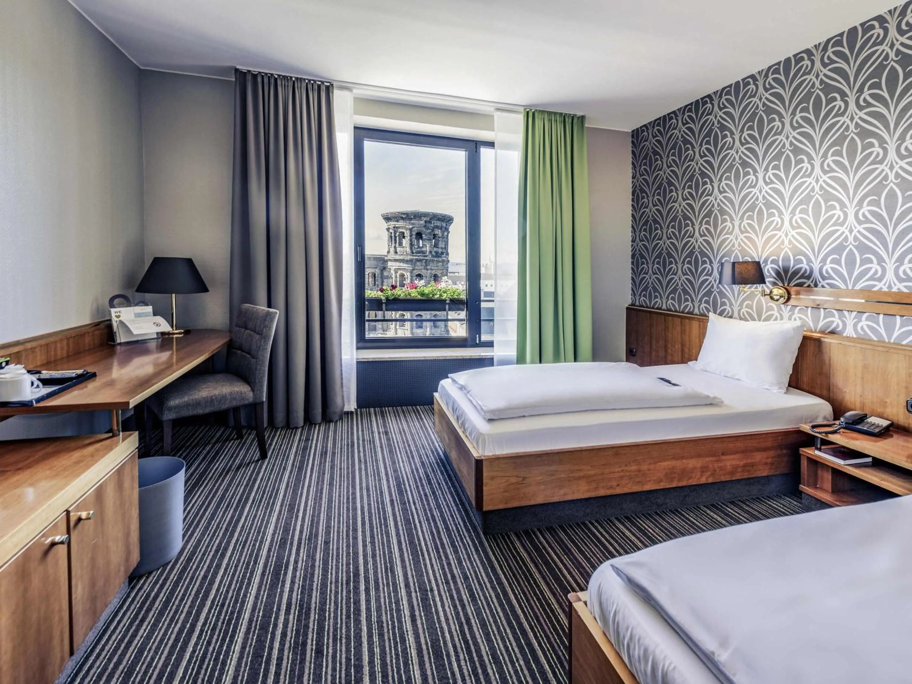 Bedroom, Bed in Mercure Hotel Trier Porta Nigra