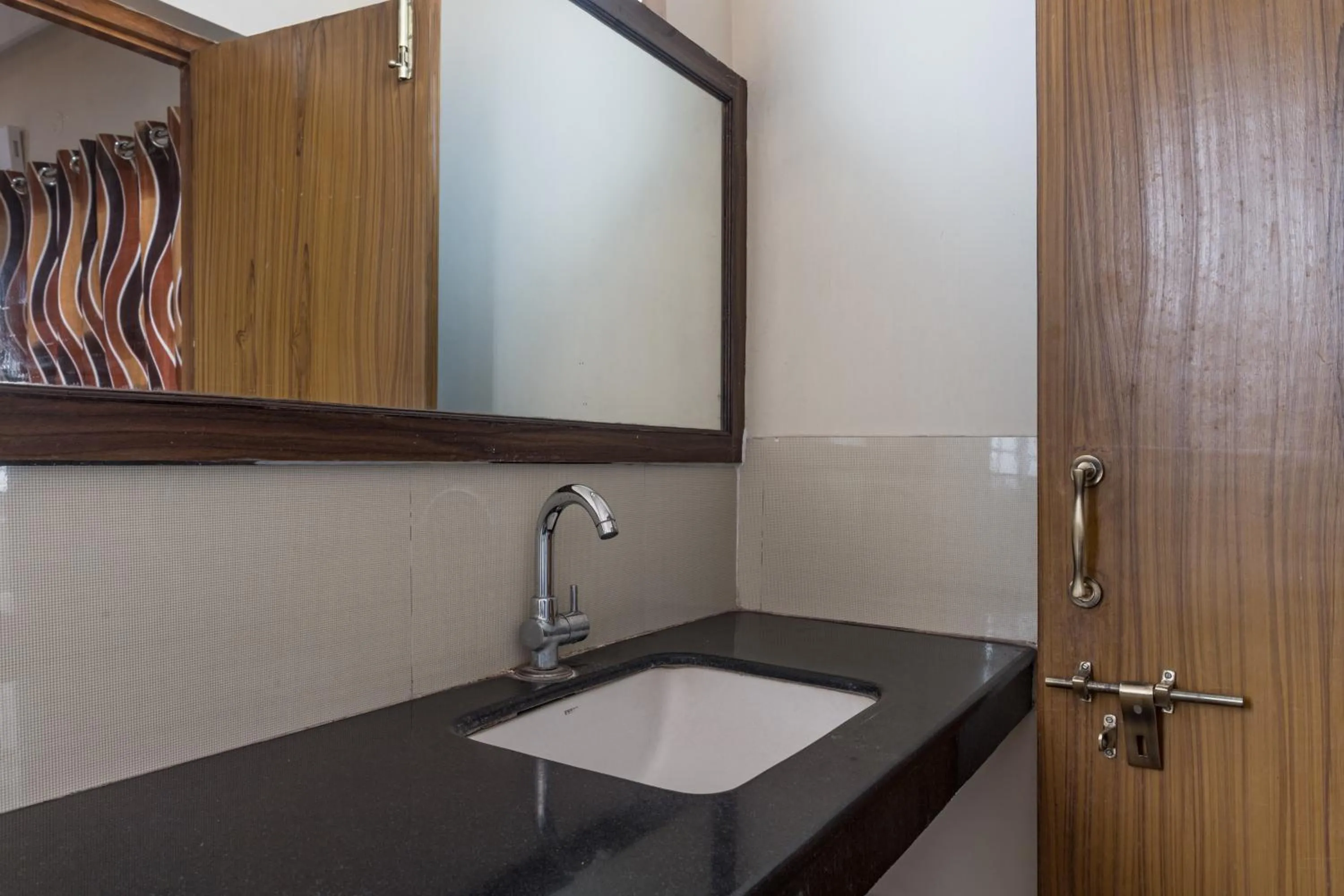 Bathroom in Hotel Renuka