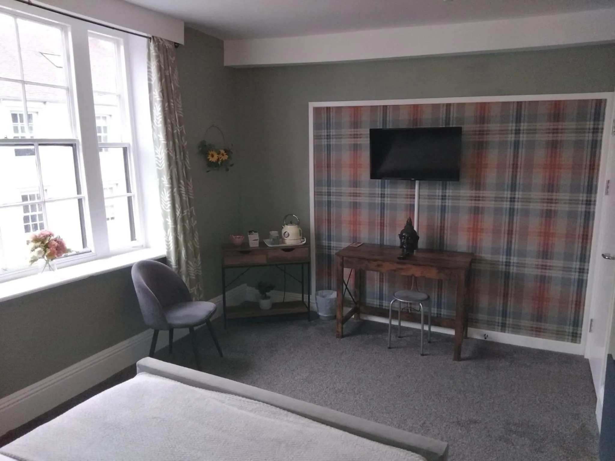 Bedroom, Bed in The City