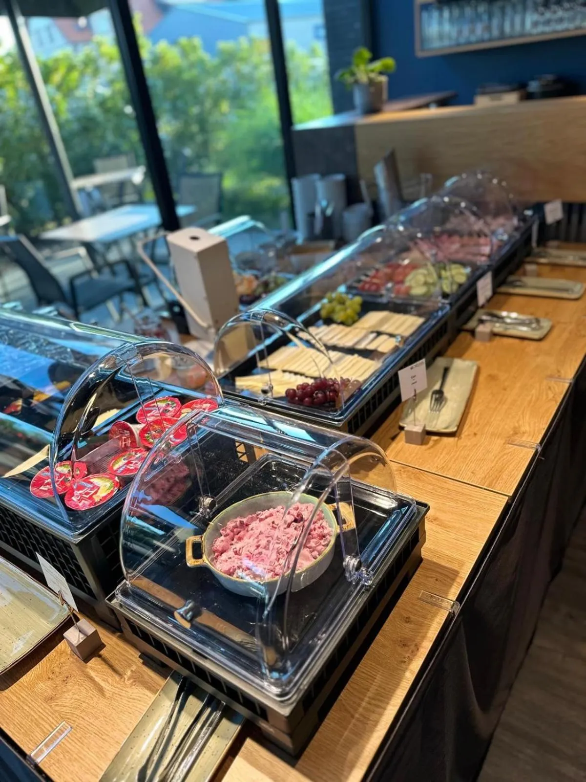 Breakfast in AKZENT Hotel DÉJANIL