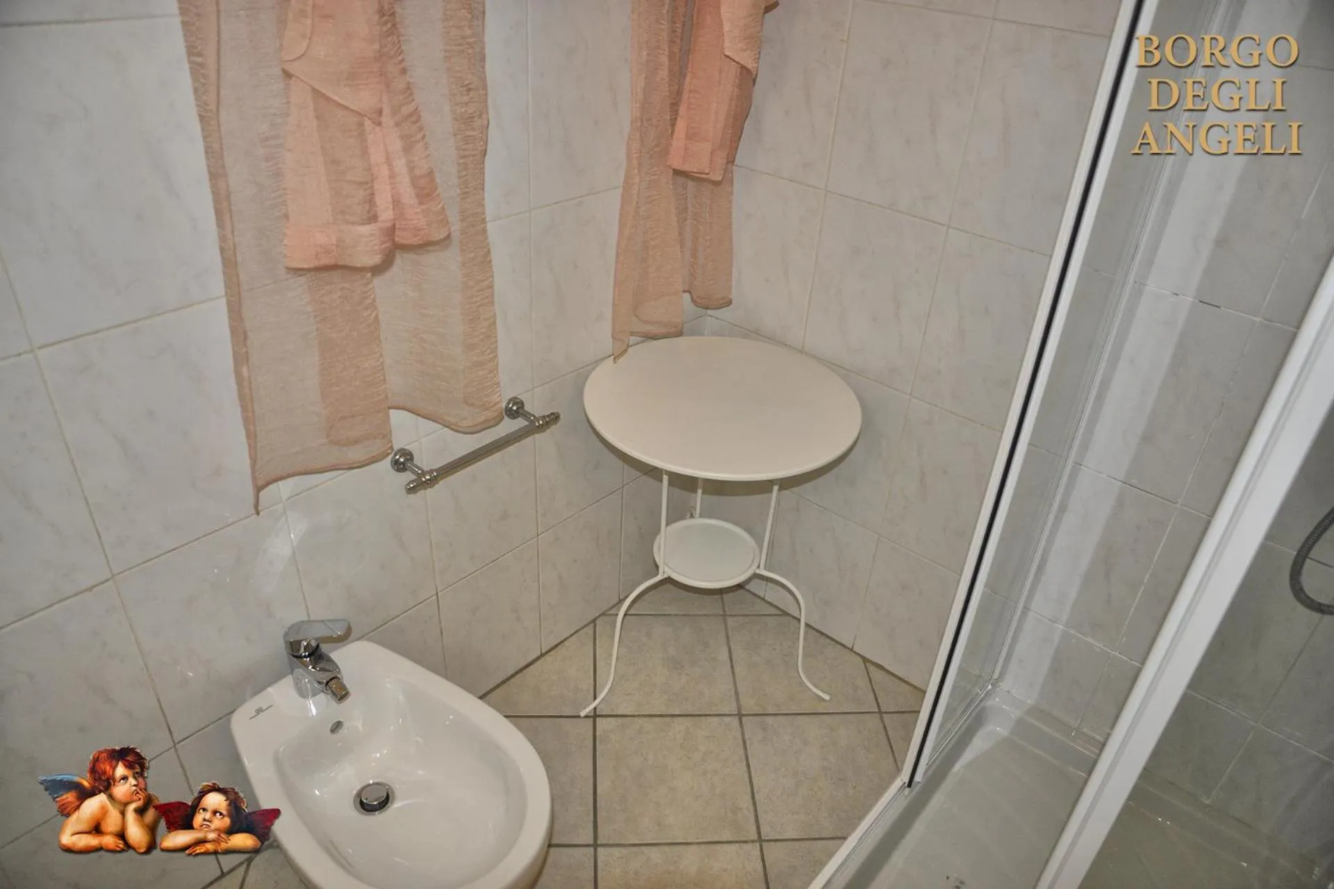 Bathroom in Borgo degli Angeli Arcola