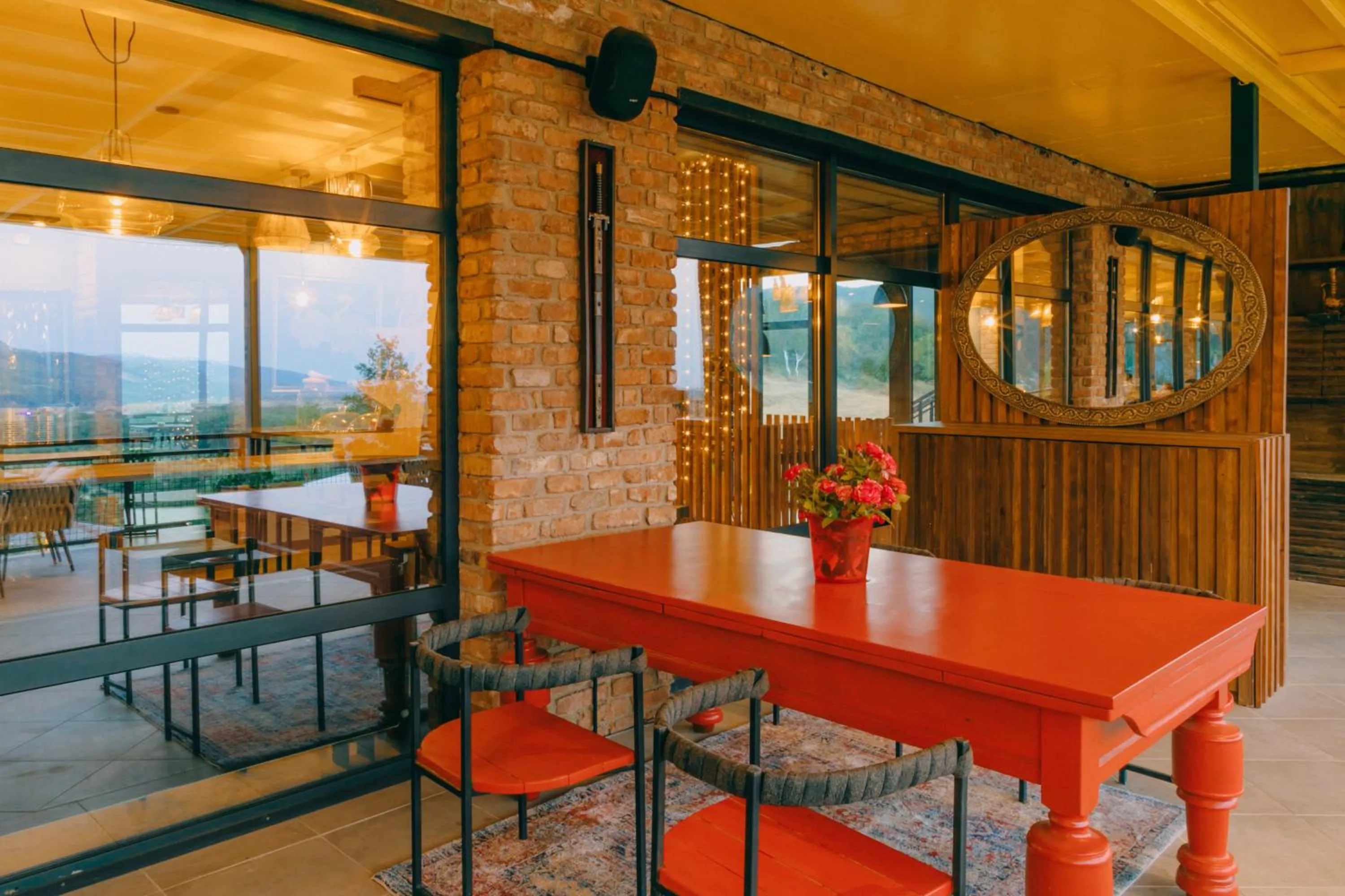 Restaurant/places to eat in Mtserlebi Resort