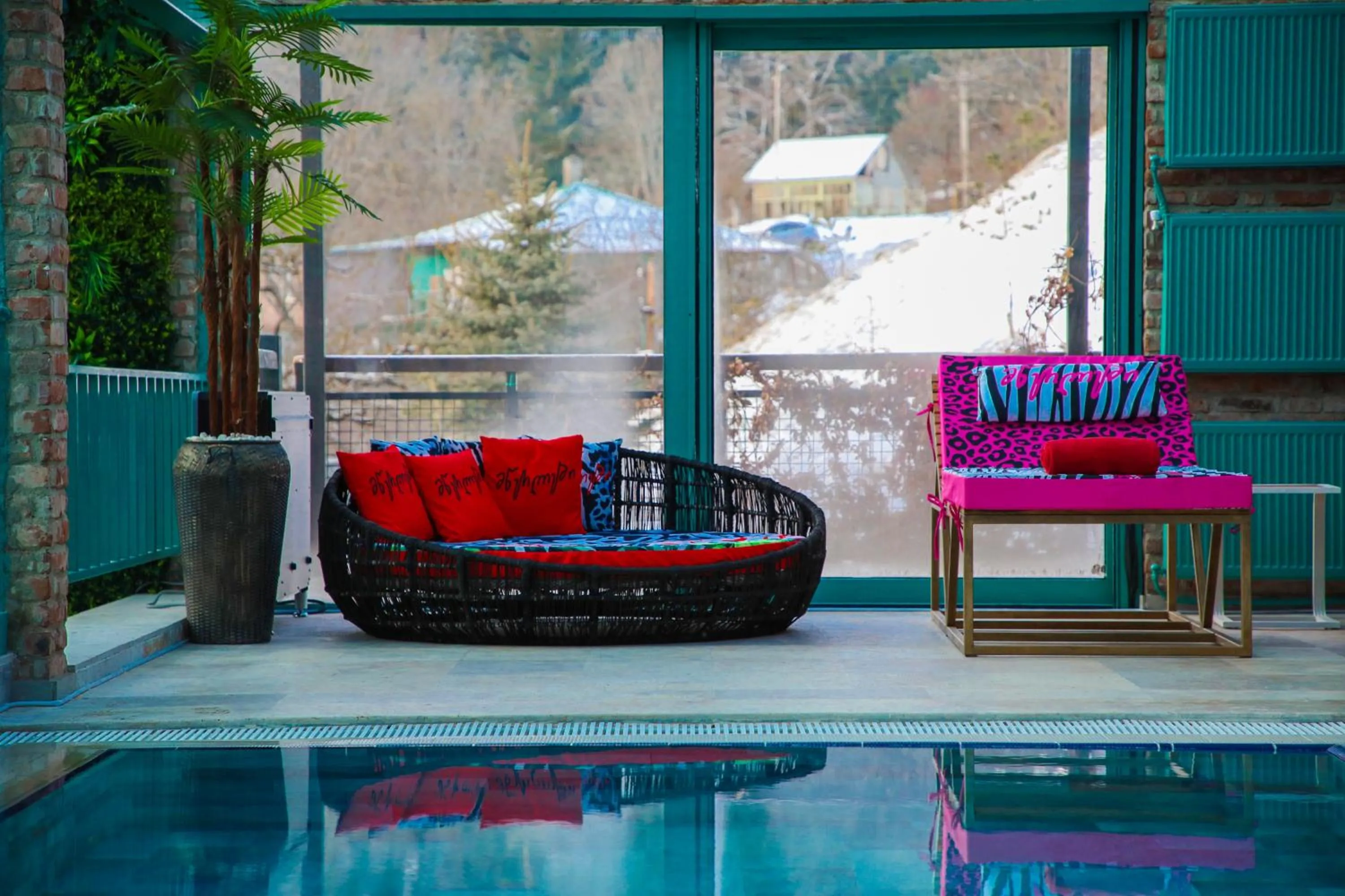 Swimming pool in Mtserlebi Resort