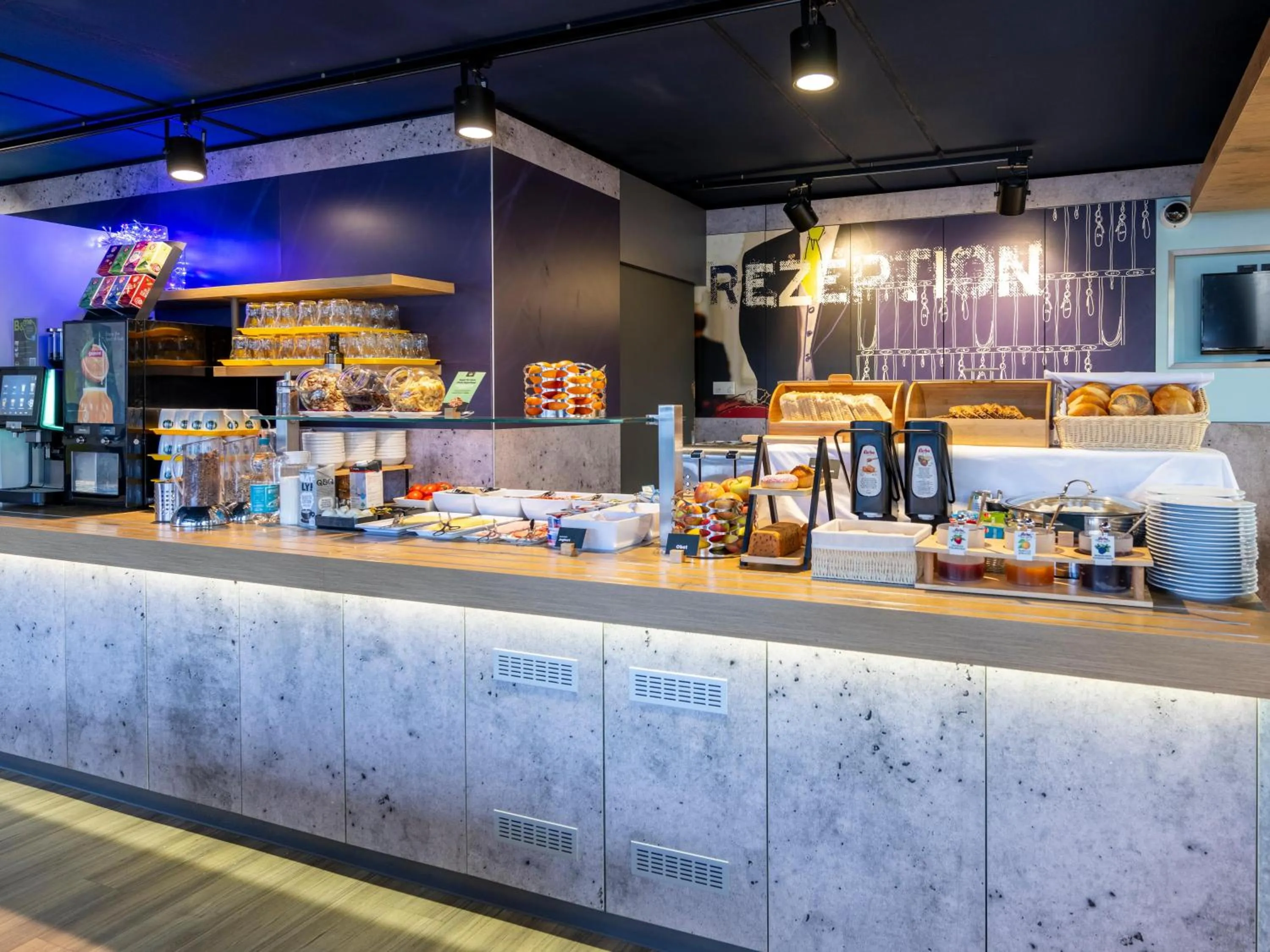 Restaurant/places to eat in ibis budget Giessen Linden