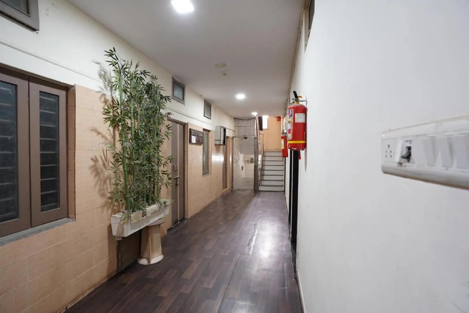 Lobby or reception in Hotel Sai Inn, Ahmedabad Airport