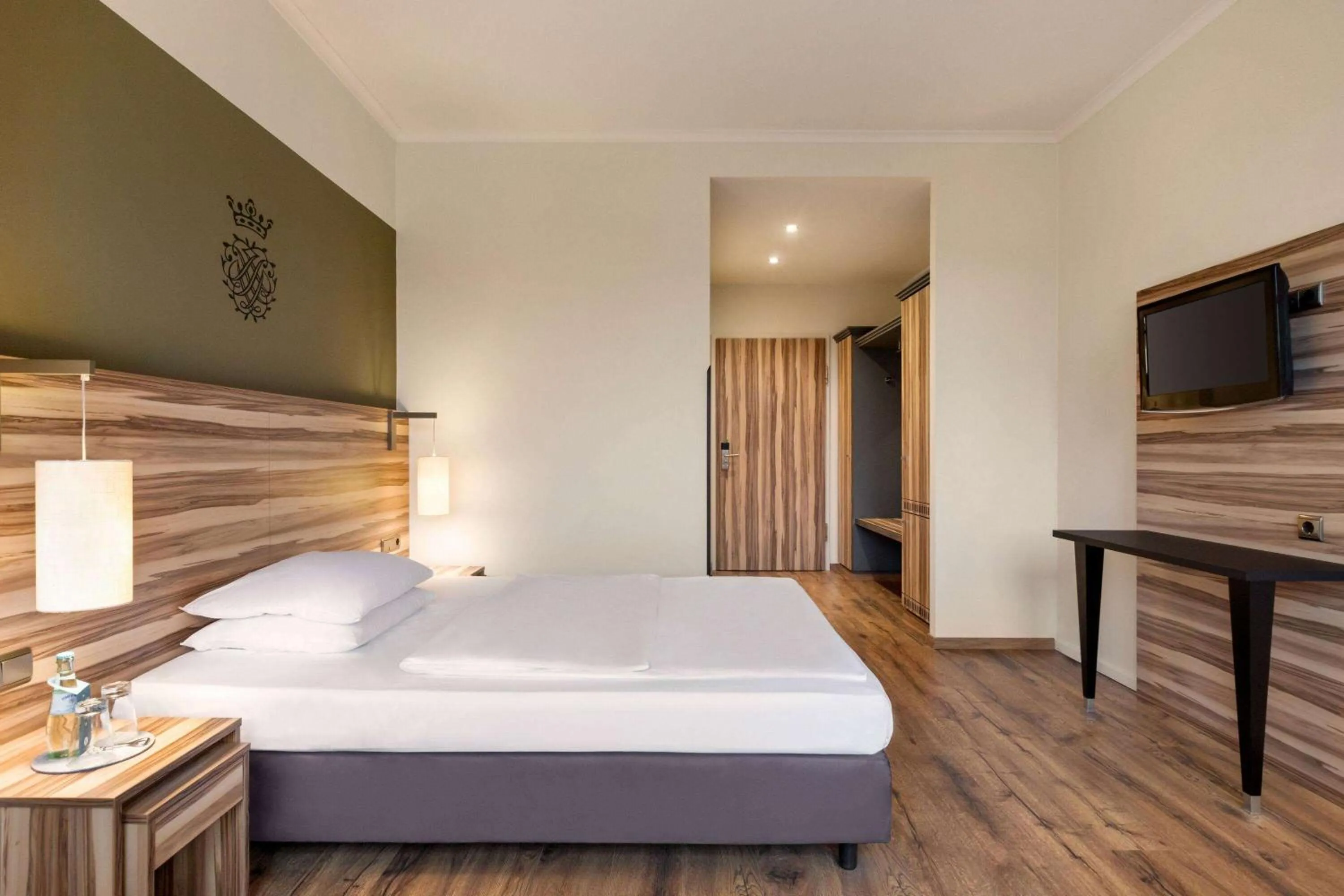 Photo of the whole room, Bed in Vienna House by Wyndham Thüringer Hof Eisenach