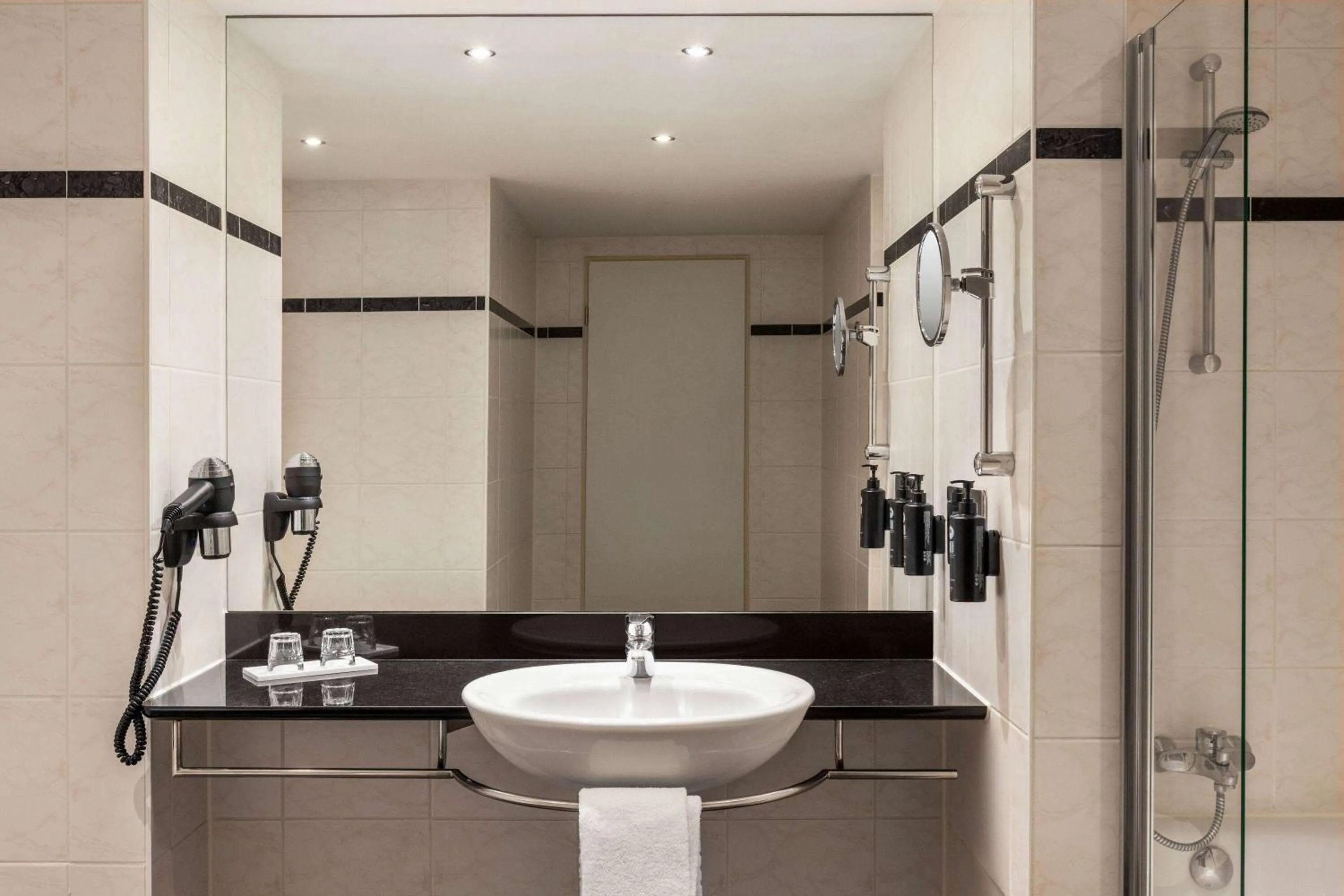 Bathroom in Vienna House by Wyndham Thüringer Hof Eisenach