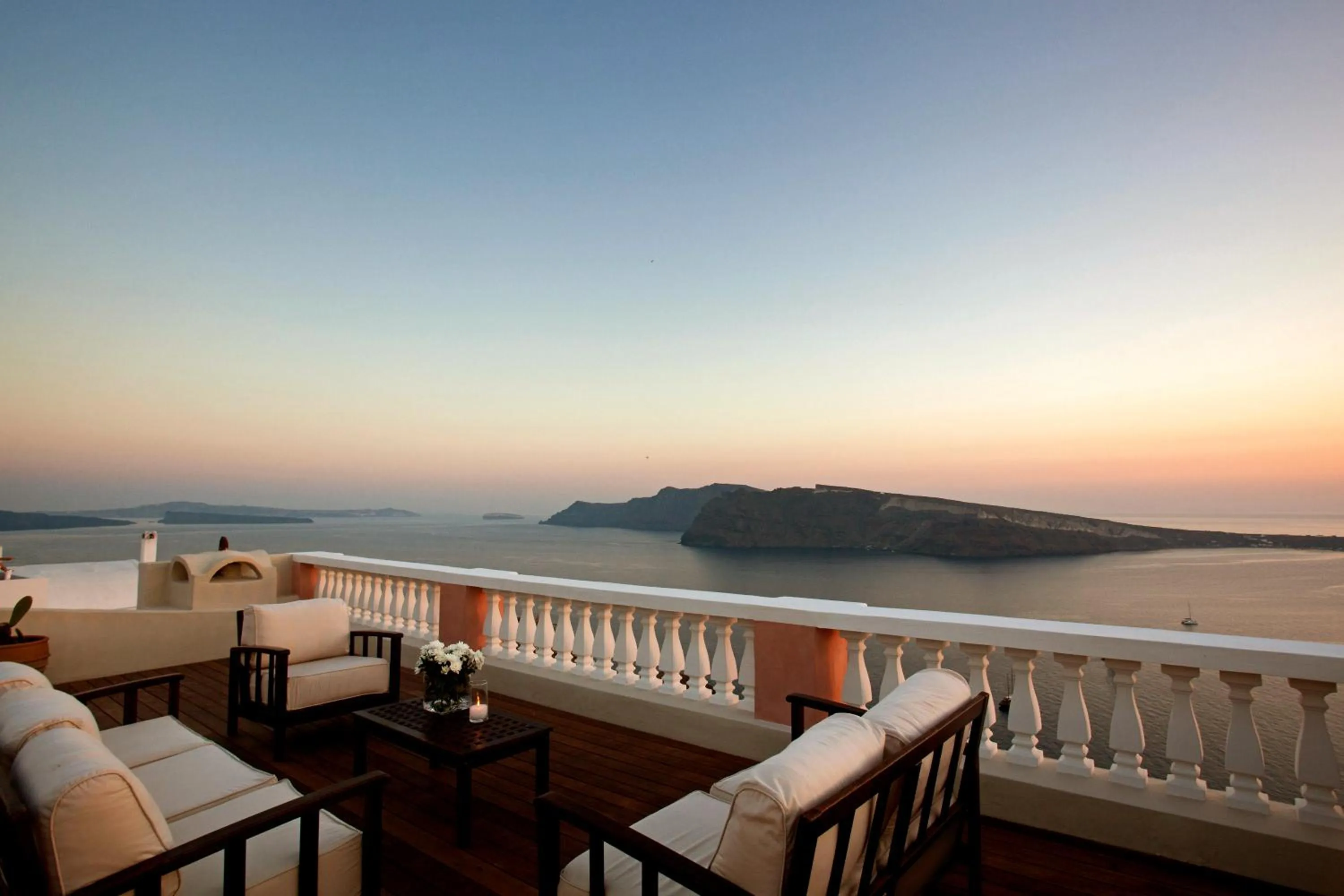 Nearby landmark in Oia Mansion