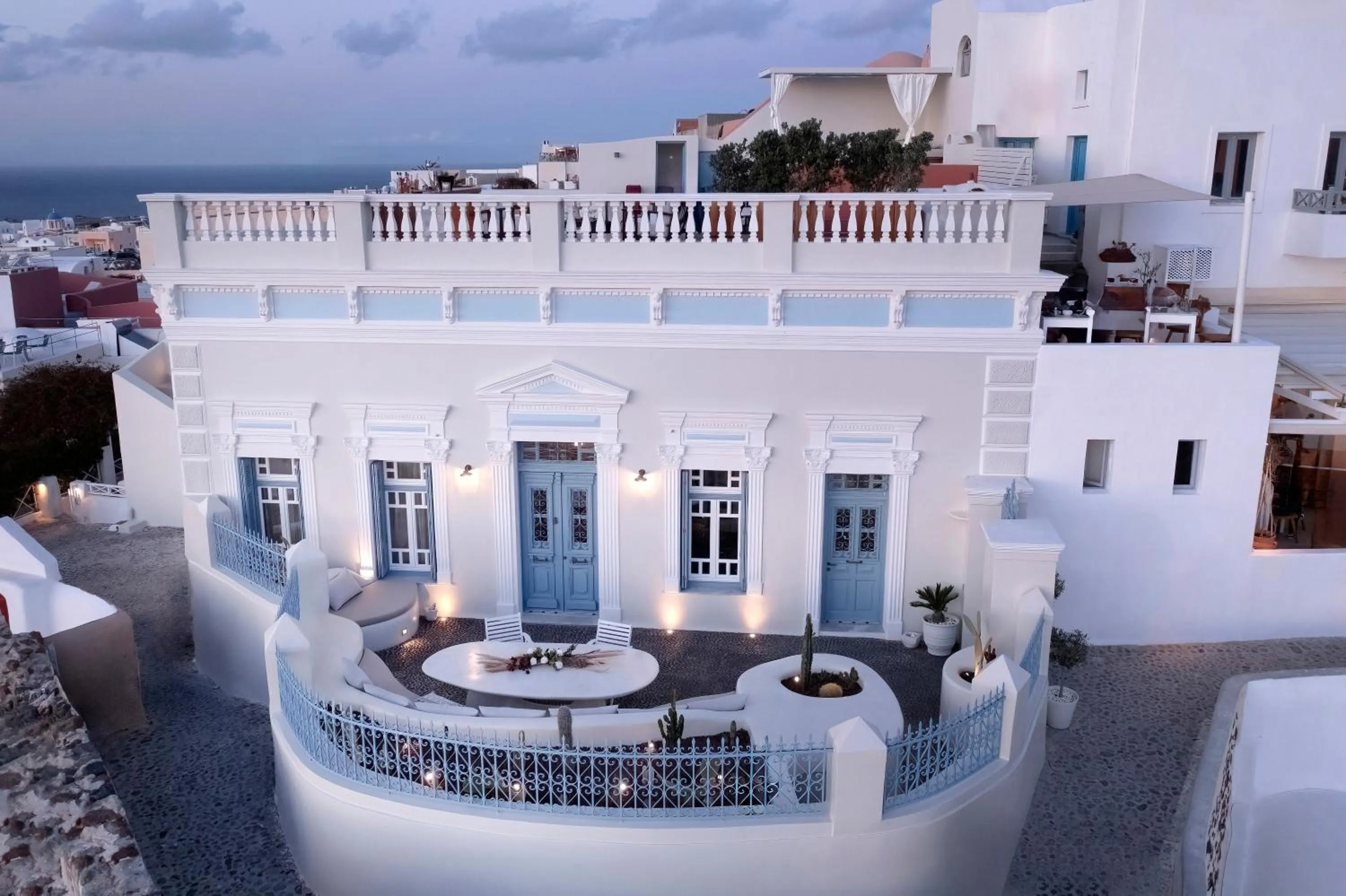 Property building in Oia Mansion