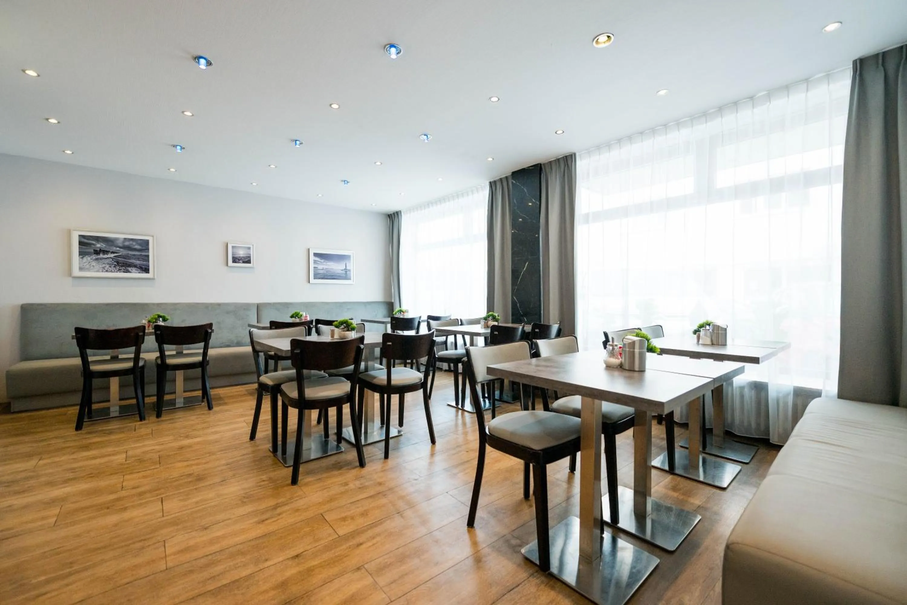 Restaurant/places to eat in Hotel Admiral am Zoo