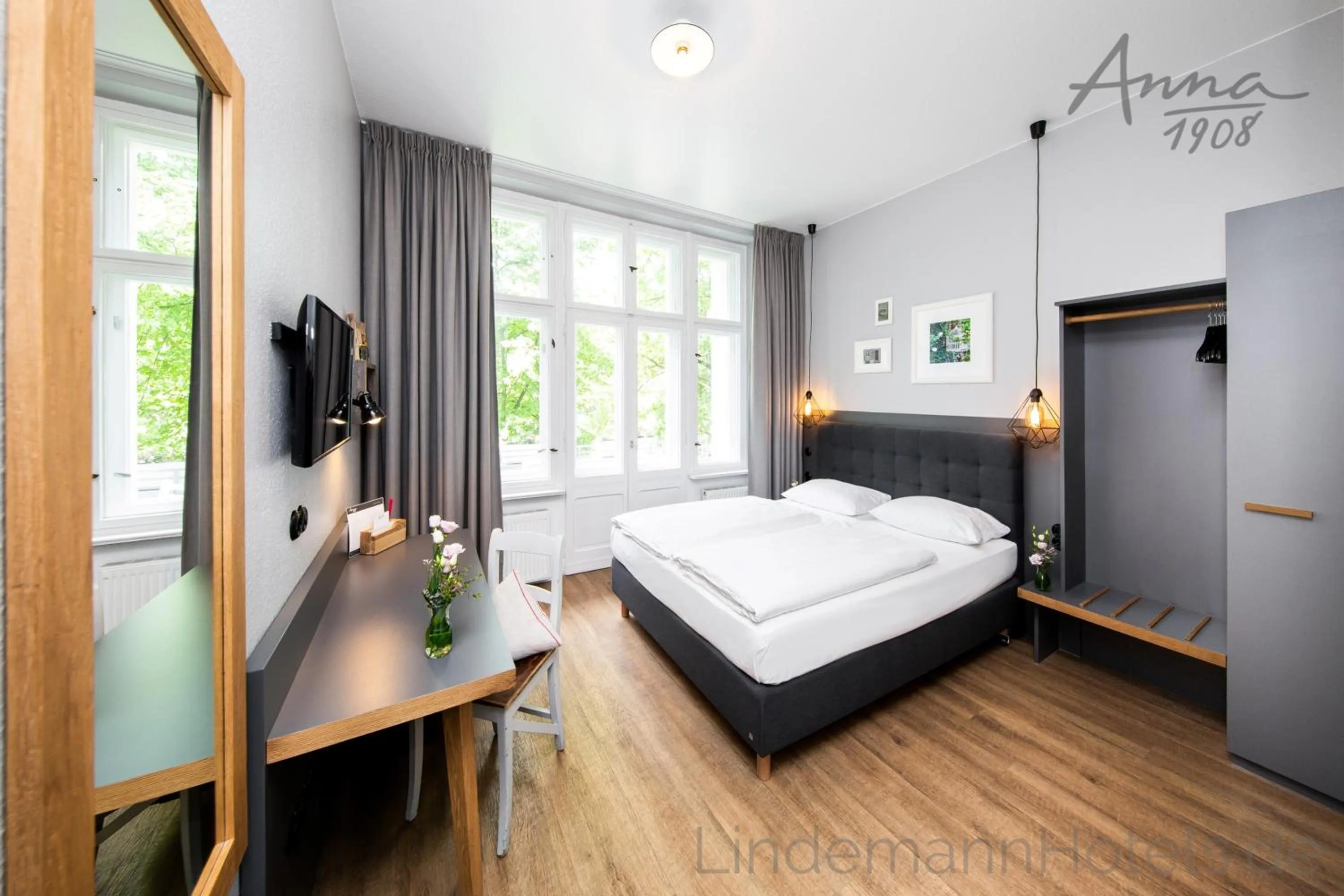 Photo of the whole room, Bed in Anna 1908