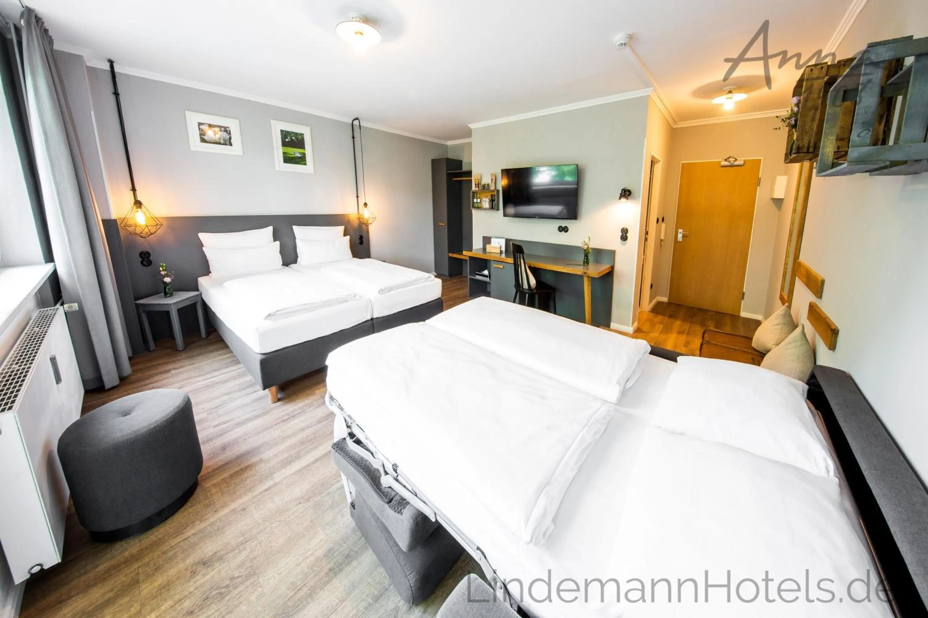 Photo of the whole room, Bed in Anna 1908