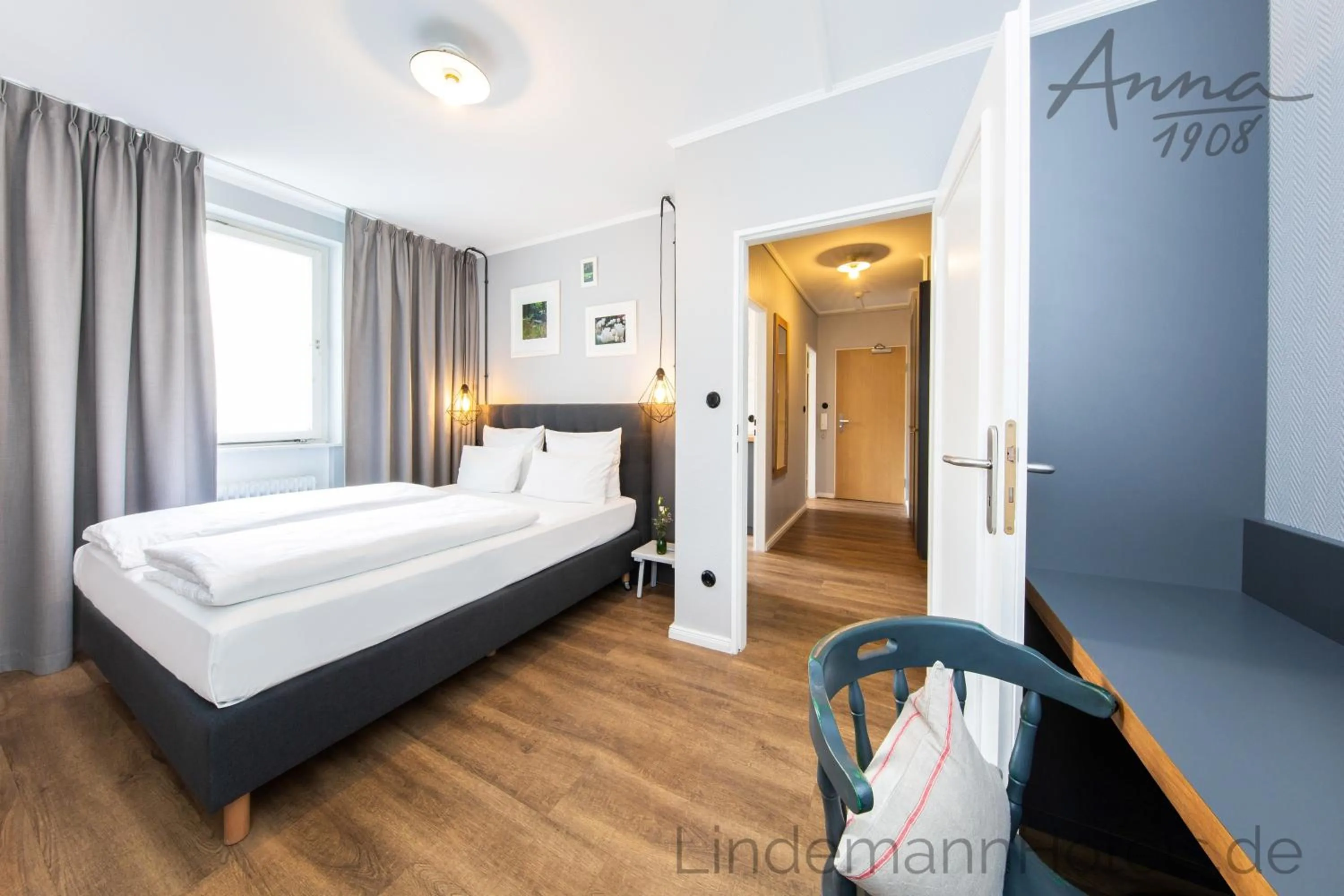 Photo of the whole room, Bed in Anna 1908