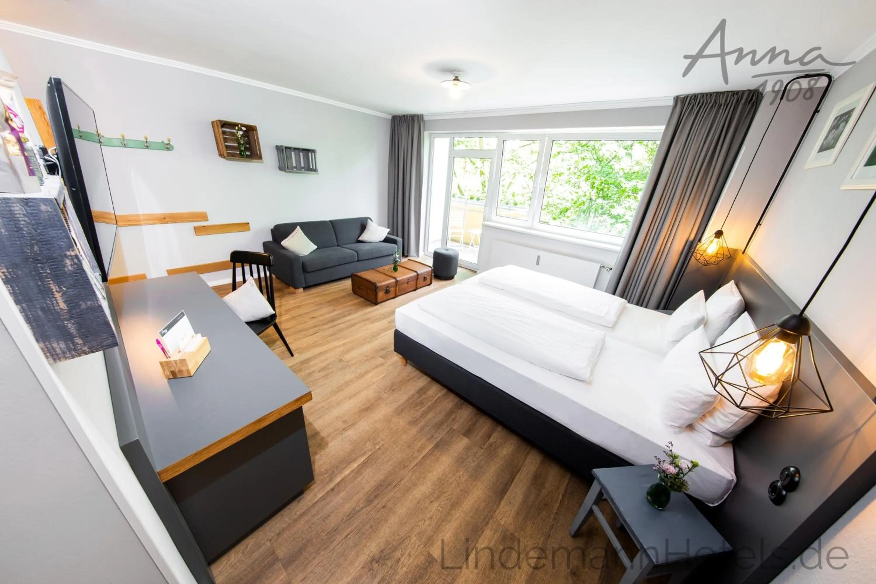 Photo of the whole room, Bed in Anna 1908