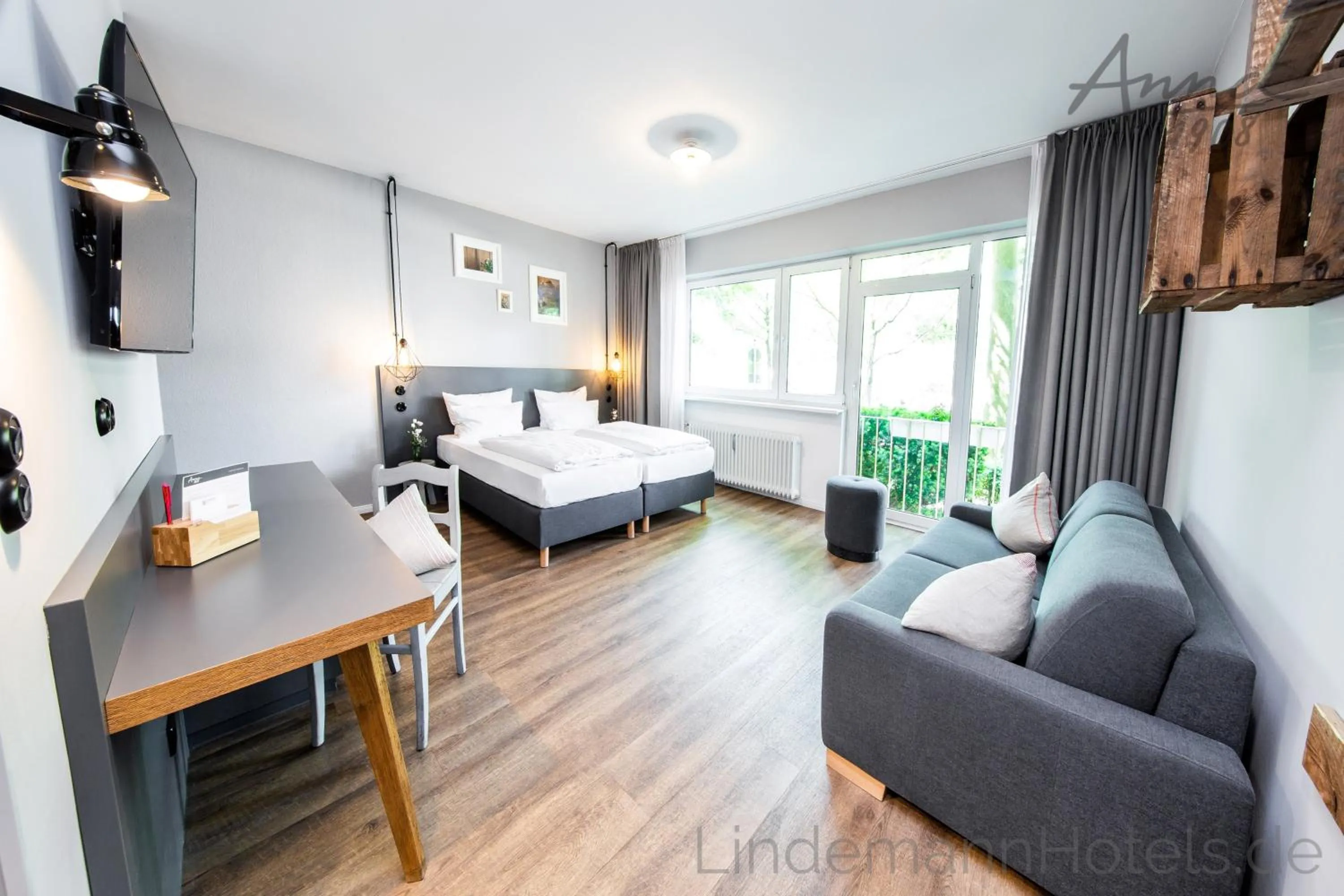 Photo of the whole room, Bed in Anna 1908