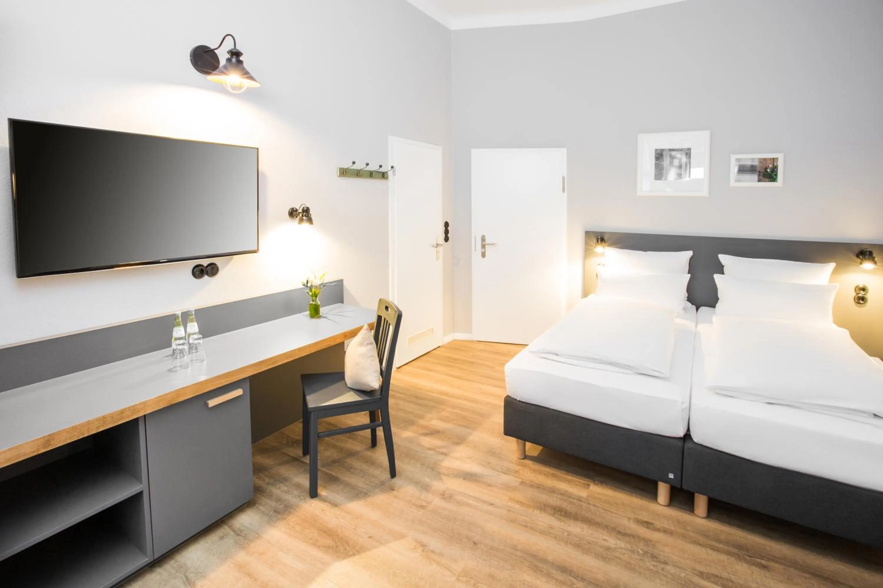 Photo of the whole room, Bed in Anna 1908