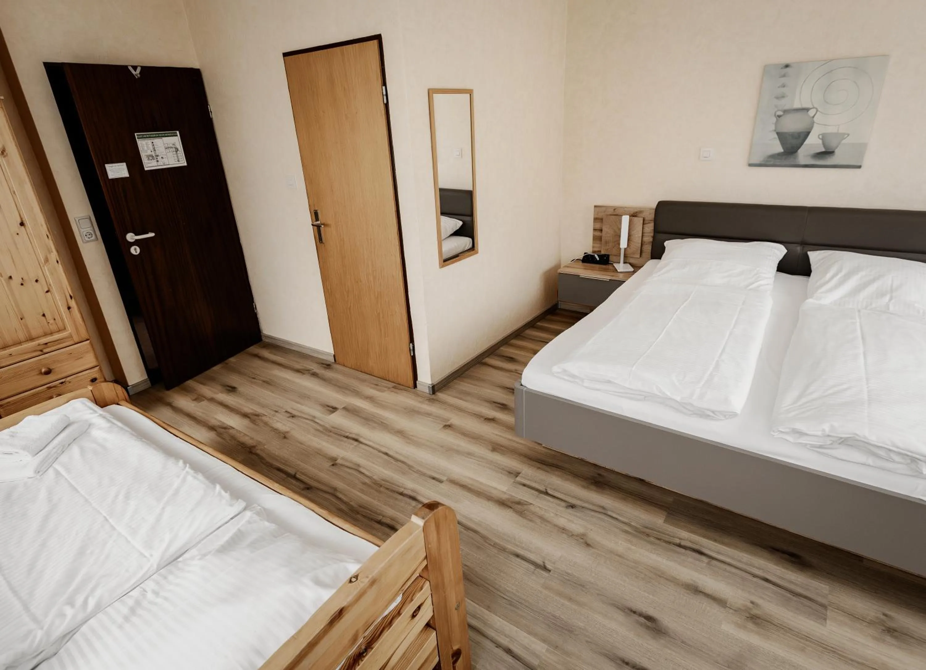 Bed in Hotel-Restaurant Zum Schwalbennest