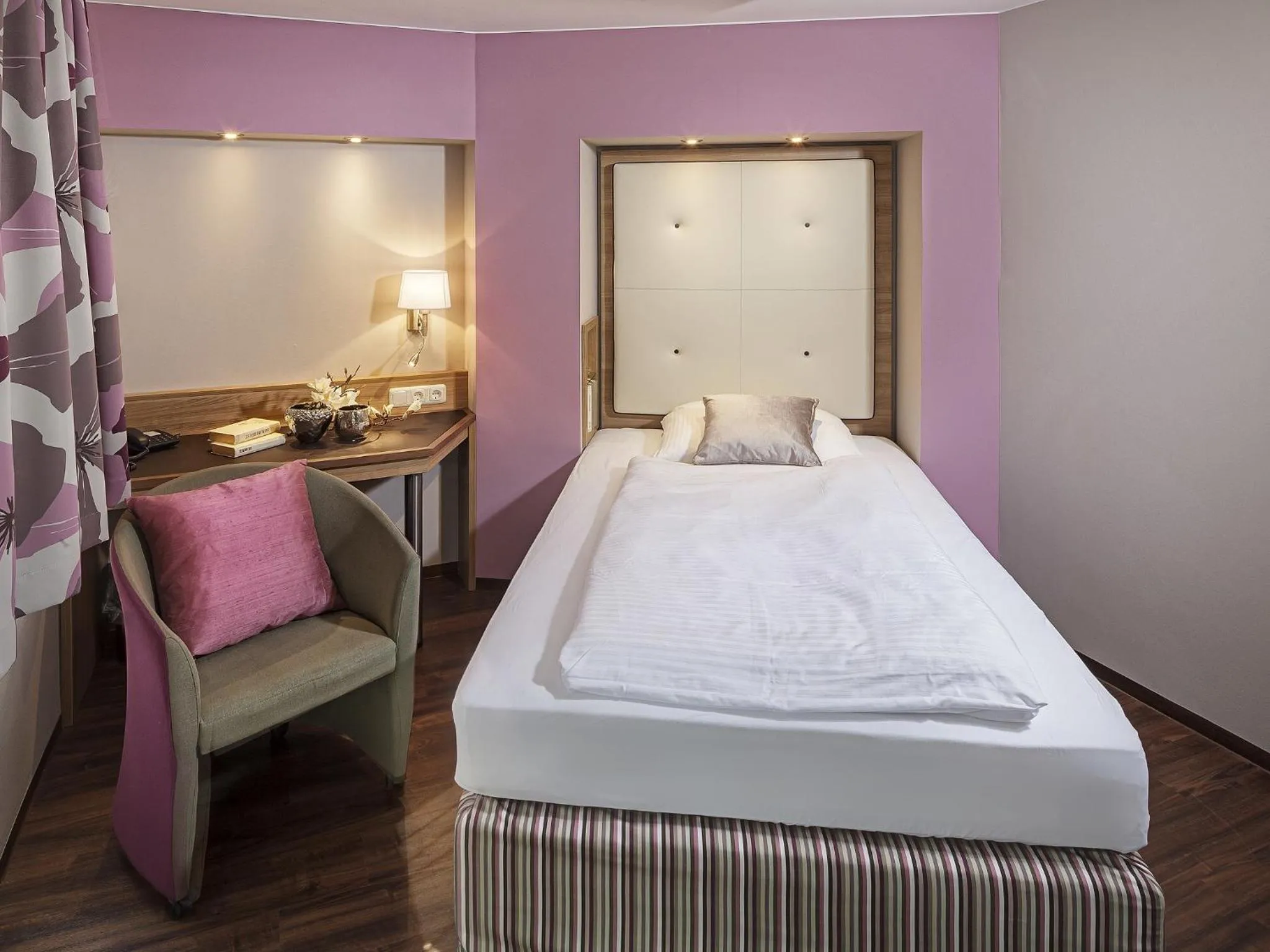 Bedroom, Bed in Hotel Am Turm