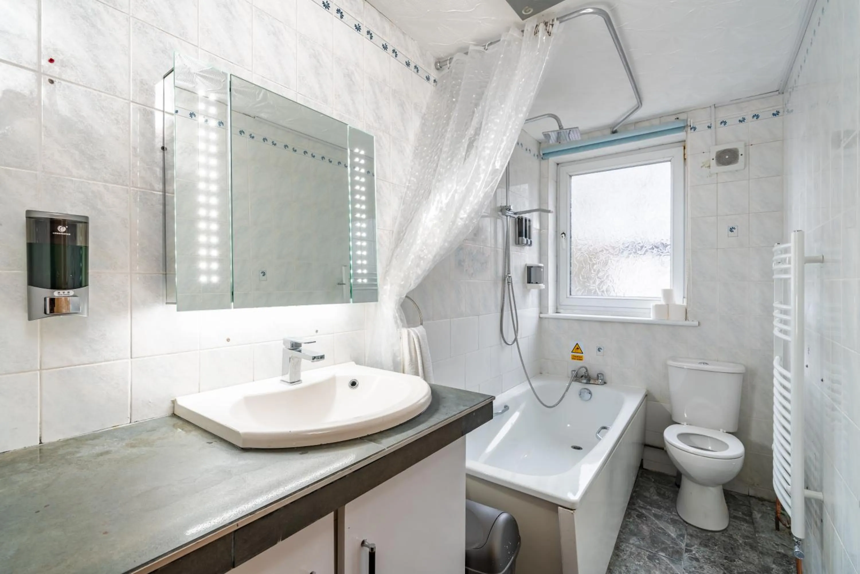 Toilet in College Street Abode