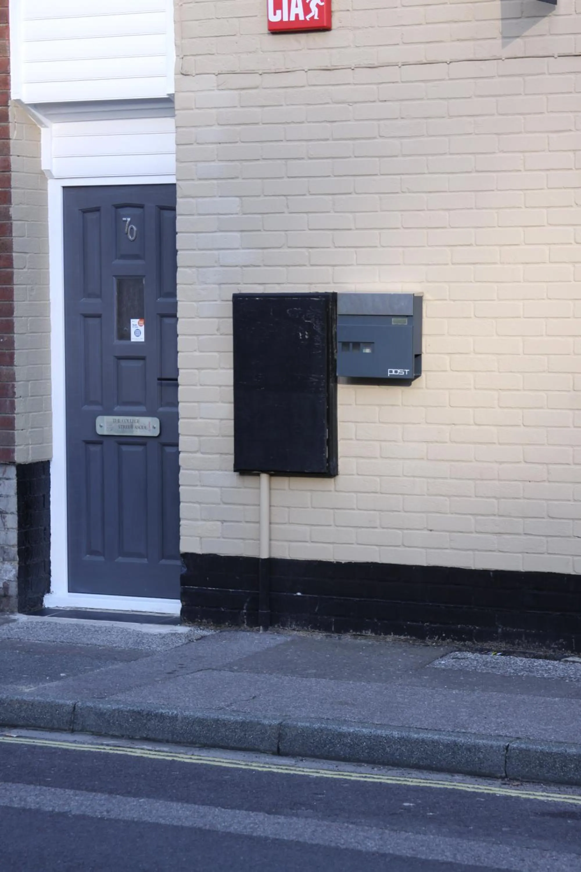 Facade/entrance in College Street Abode