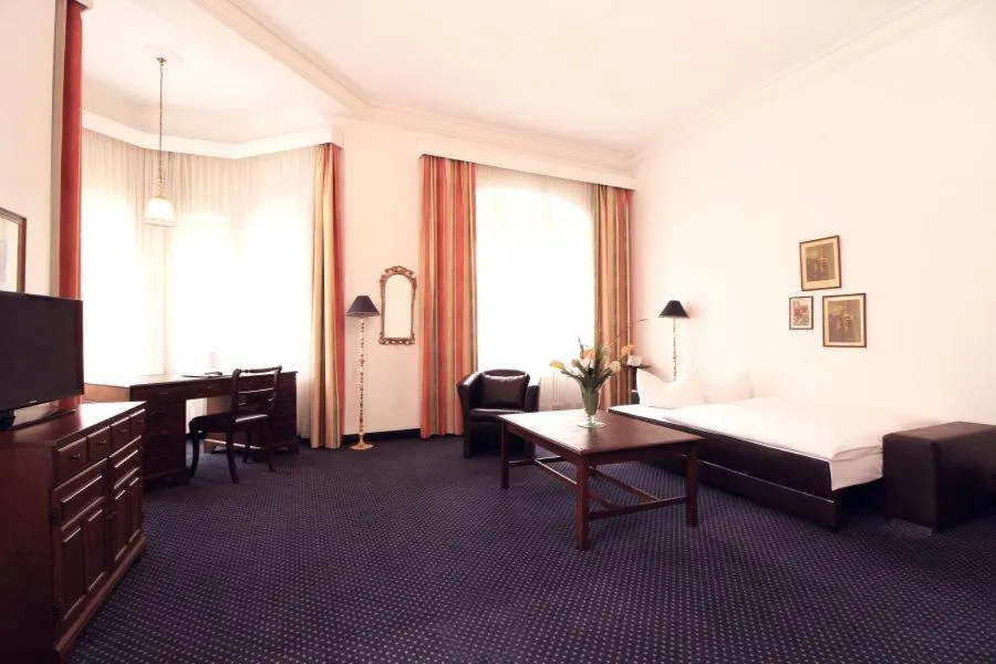 Living room, Bed in Der Fürstenhof