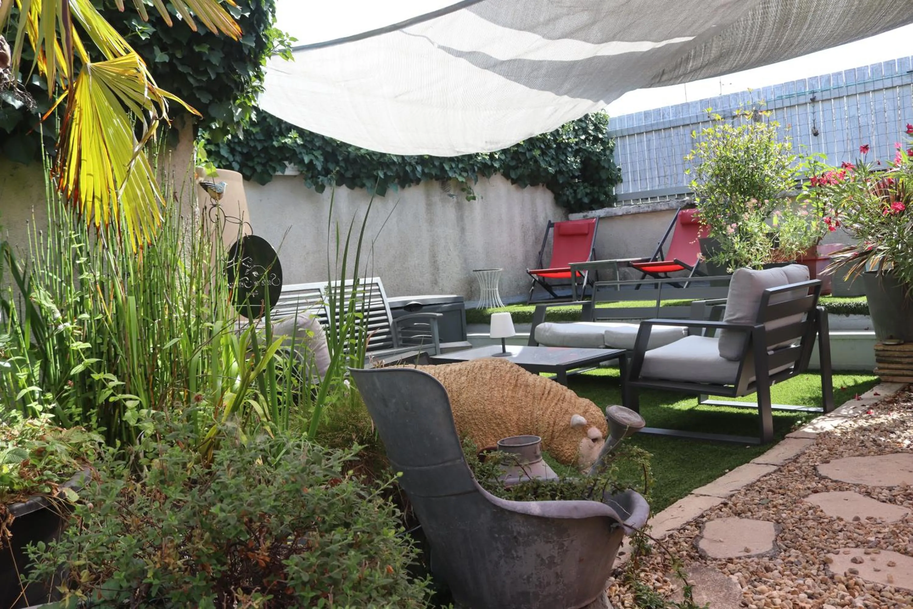 Patio in Suite en Terrasse à Cognac