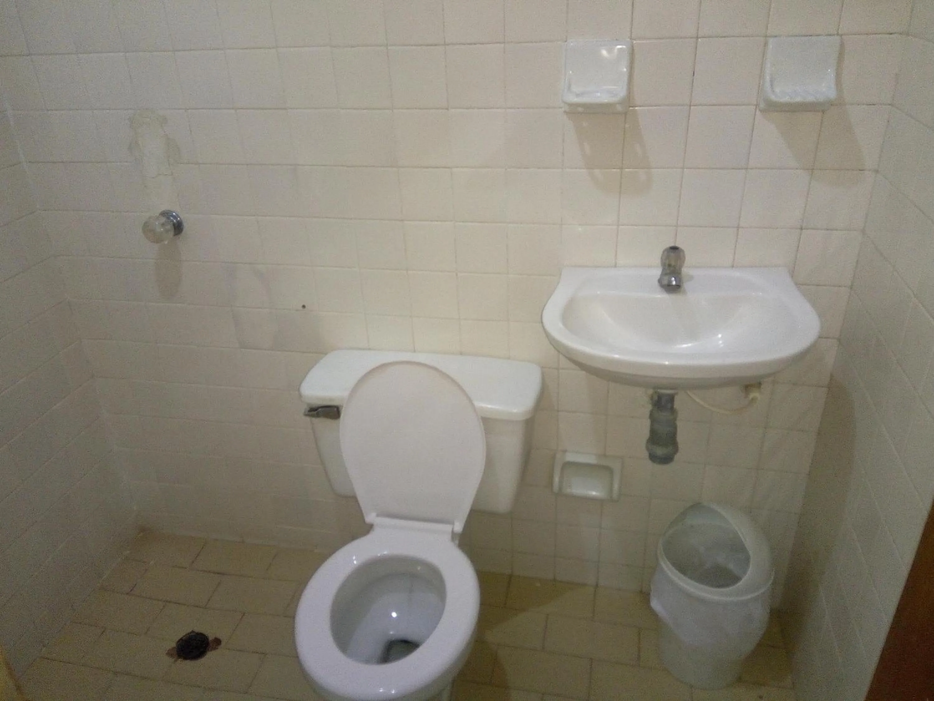 Toilet in HOTEL en MONTERIA CITY