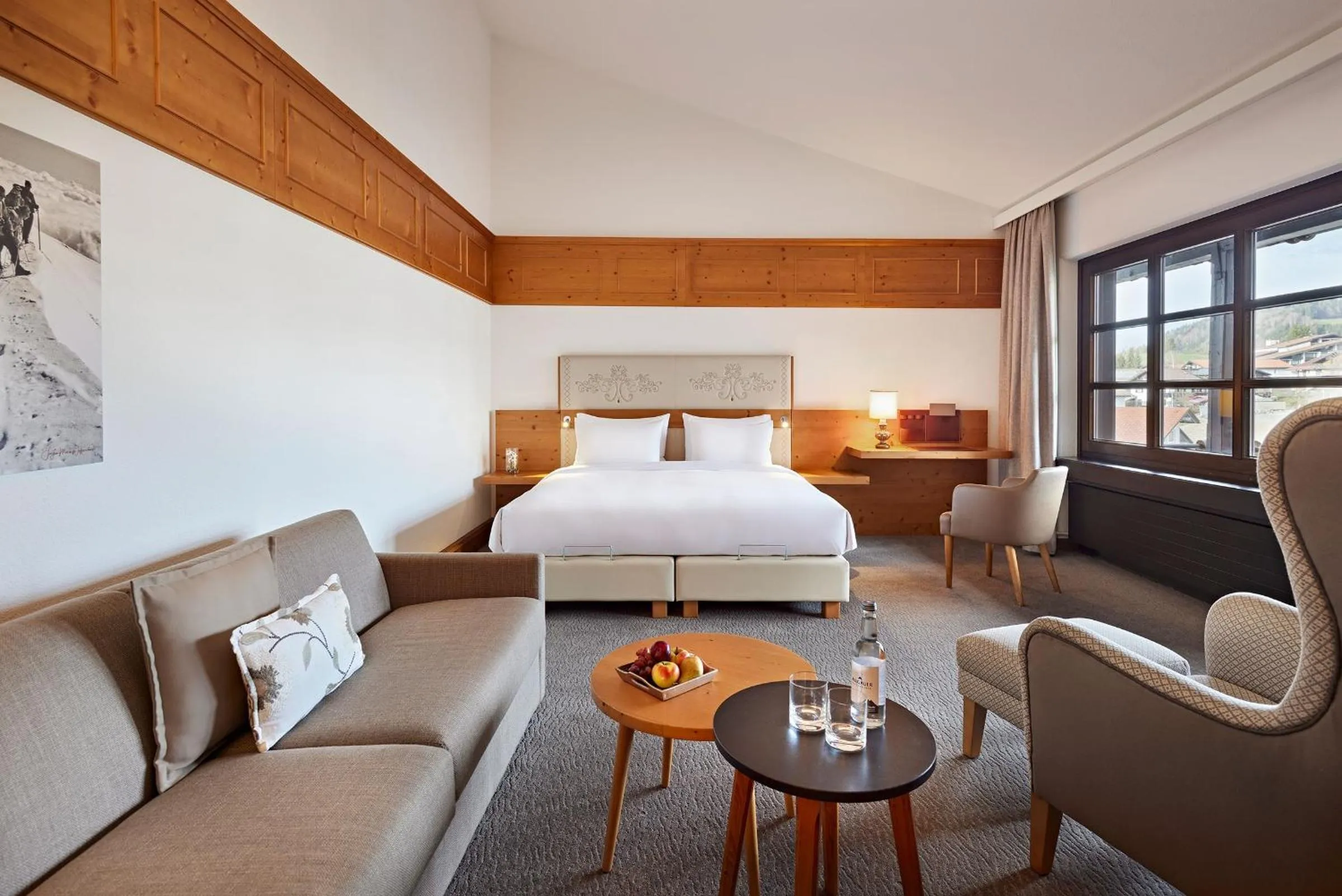 Seating area, Bed in Parkhotel Oberstaufen