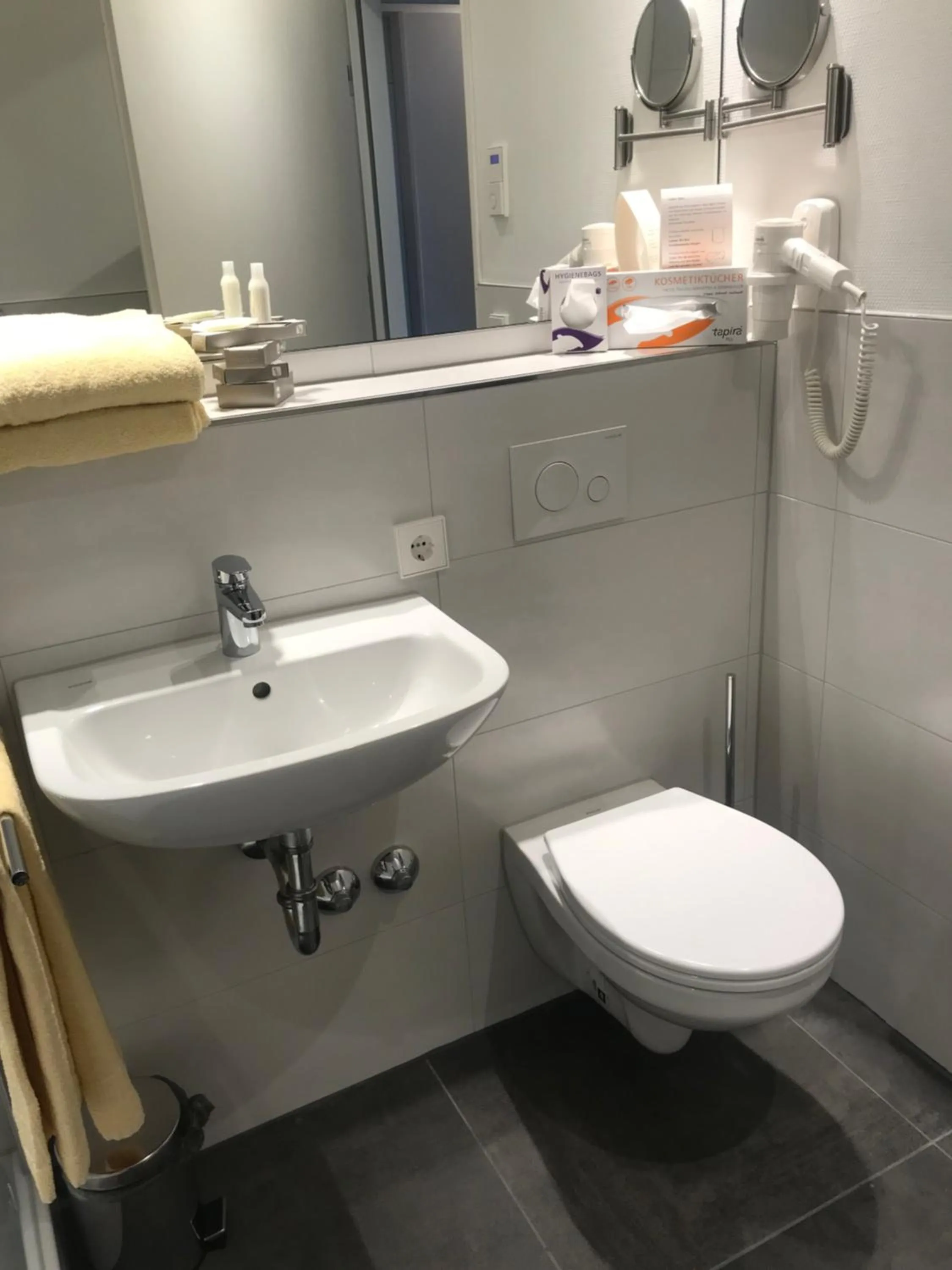 Bathroom in MY Parkhotel by AR Hotels