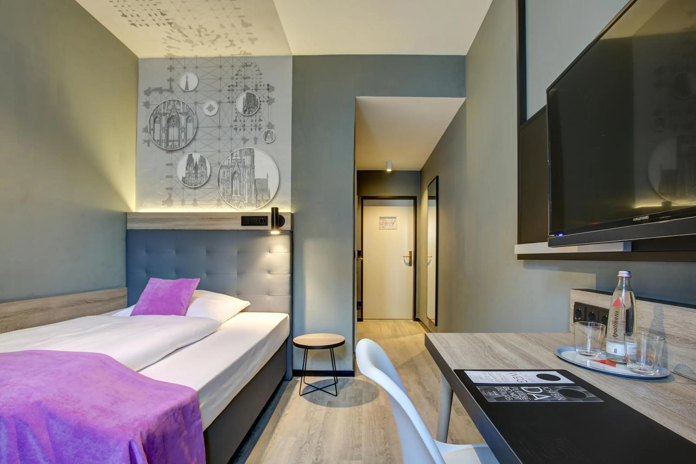 Photo of the whole room, Bed in Boutique 003 Köln City am Dom, Trademark Collection by Wyndham