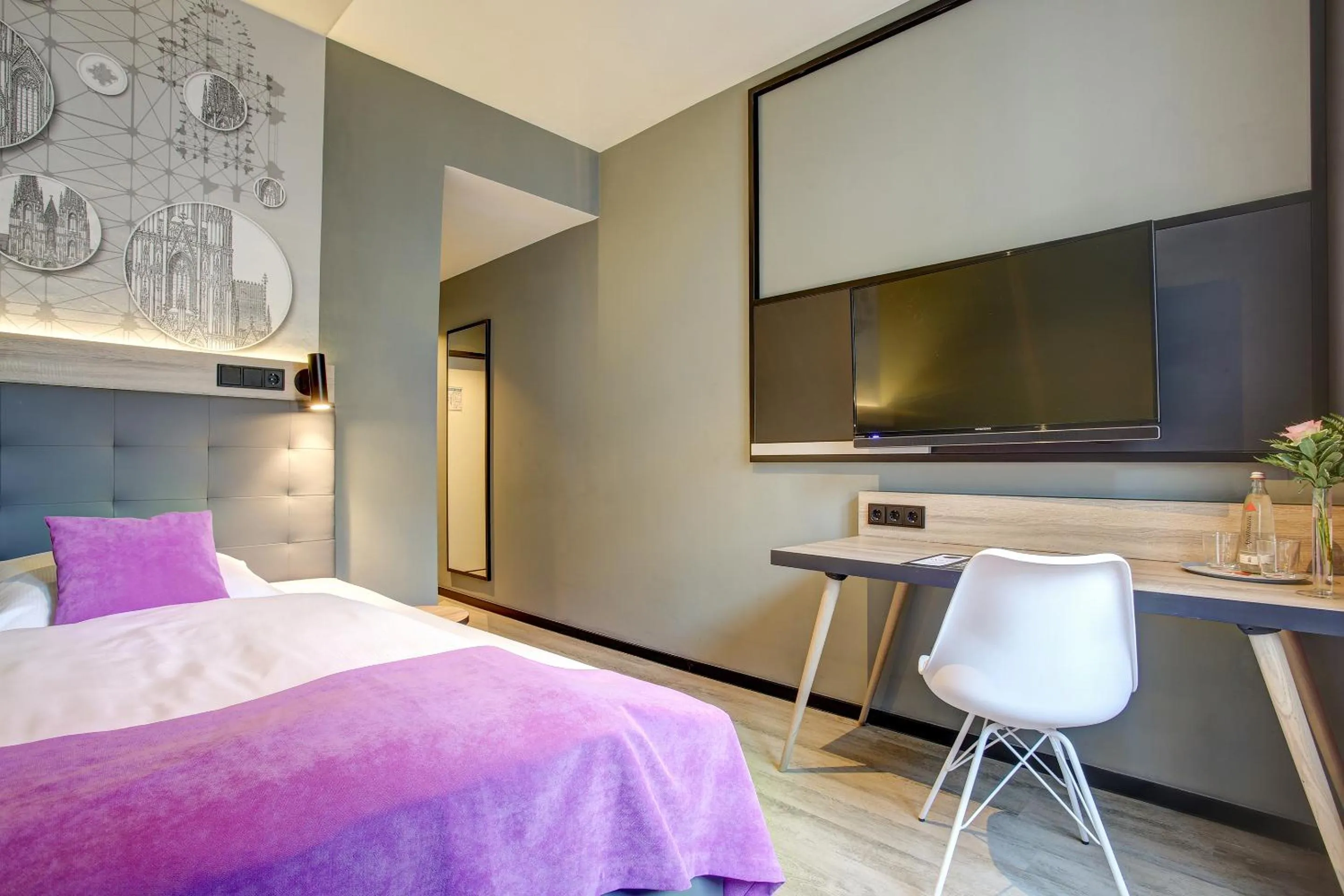 Photo of the whole room, Bed in Boutique 003 Köln City am Dom, Trademark Collection by Wyndham