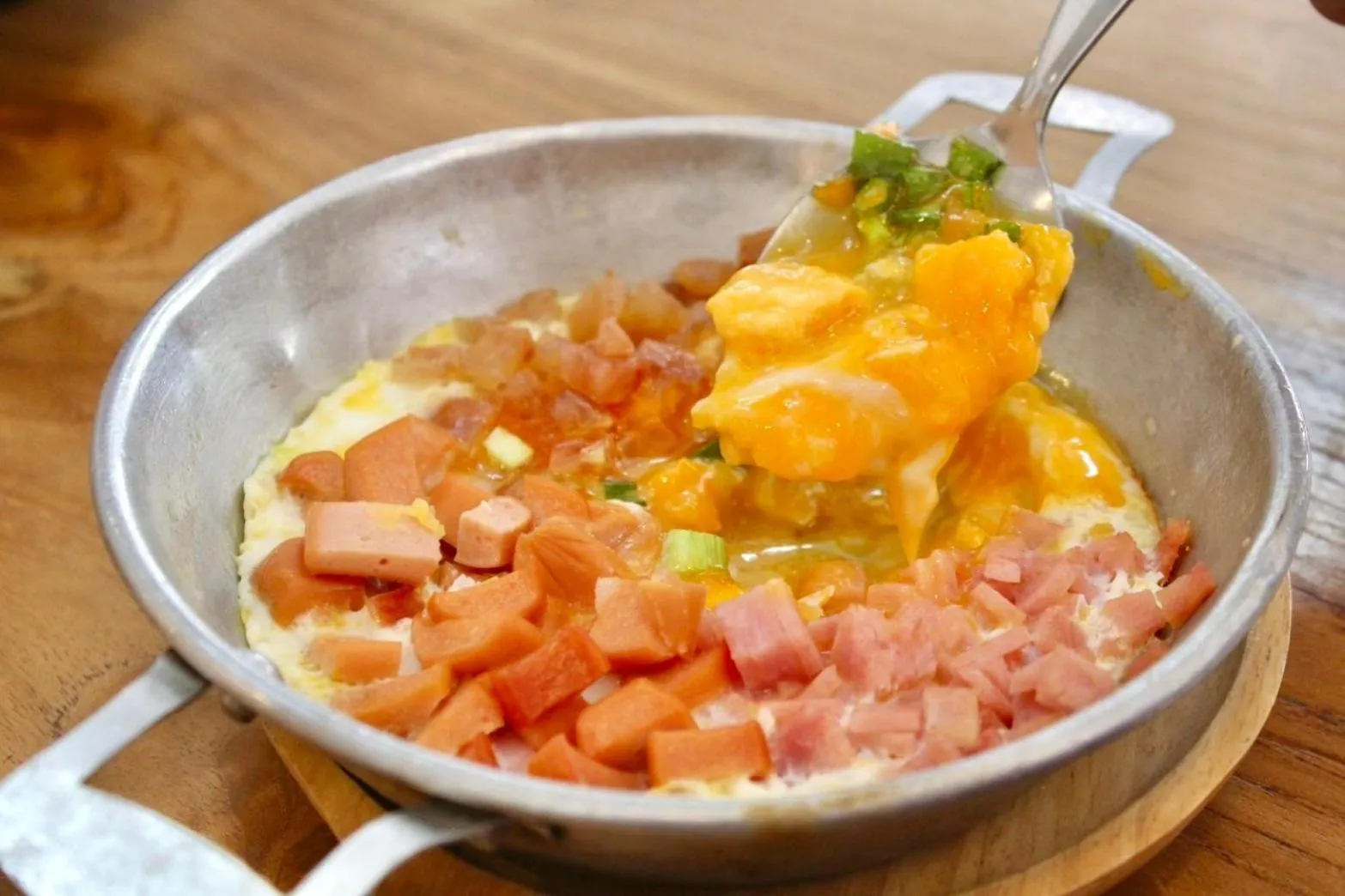 Food and drinks in S2 Hotel - SHA Plus Certified