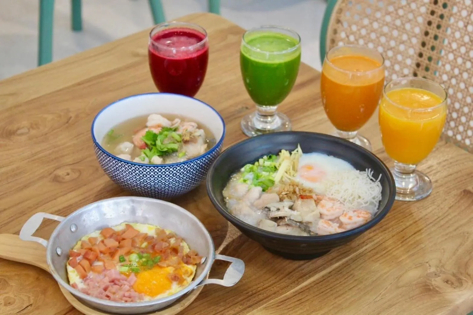 Food and drinks in S2 Hotel - SHA Plus Certified