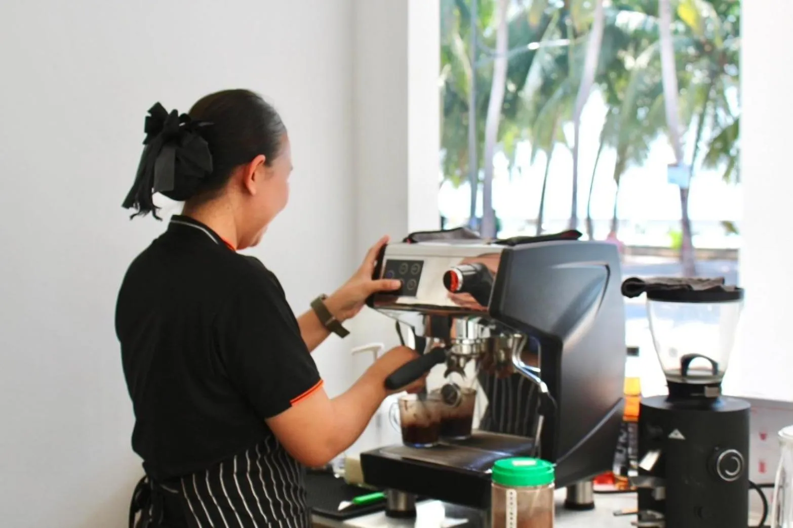 Restaurant/places to eat in S2 Hotel - SHA Plus Certified