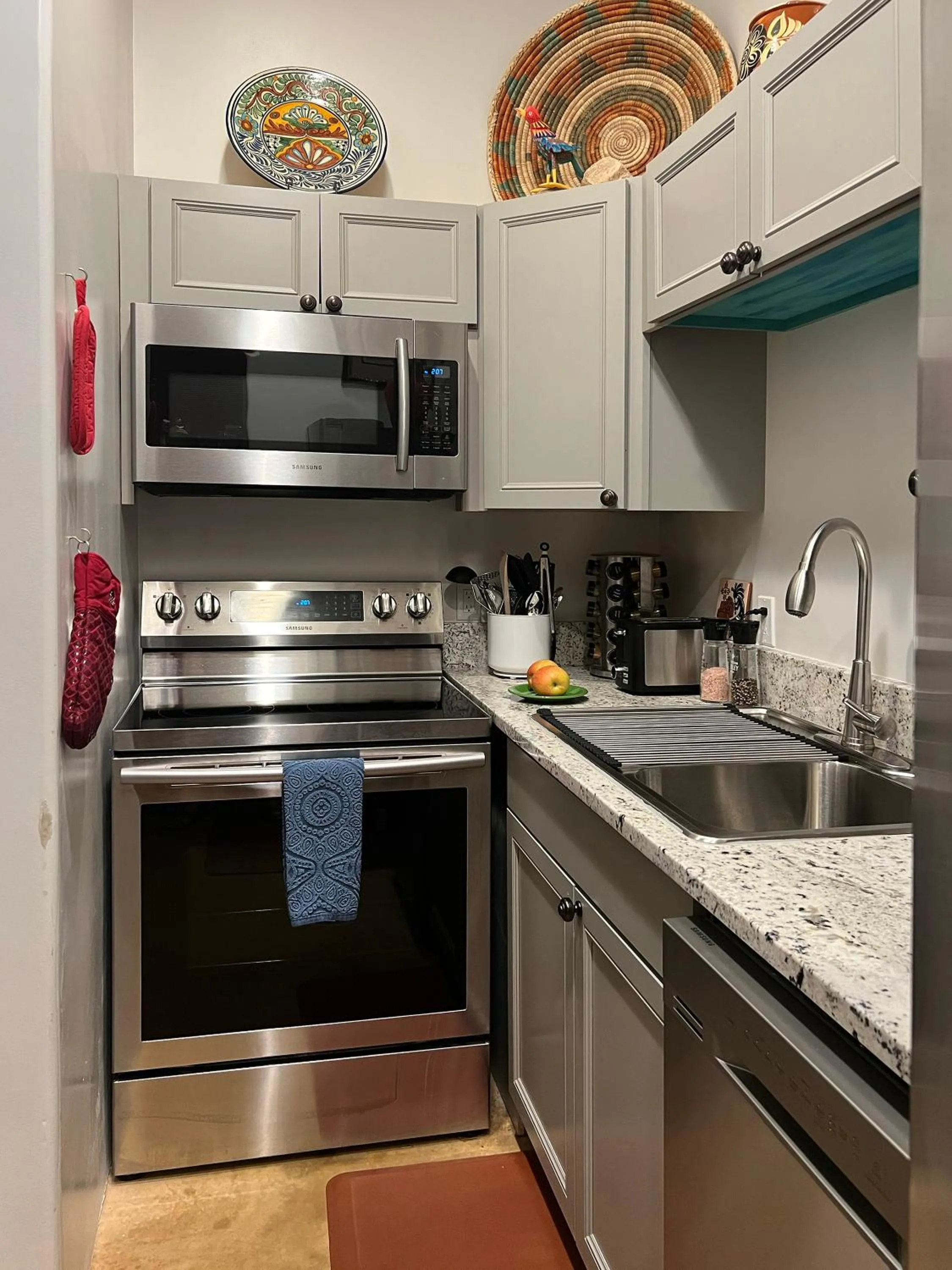 kitchen in The Grand Hacienda Inn with Breakfast