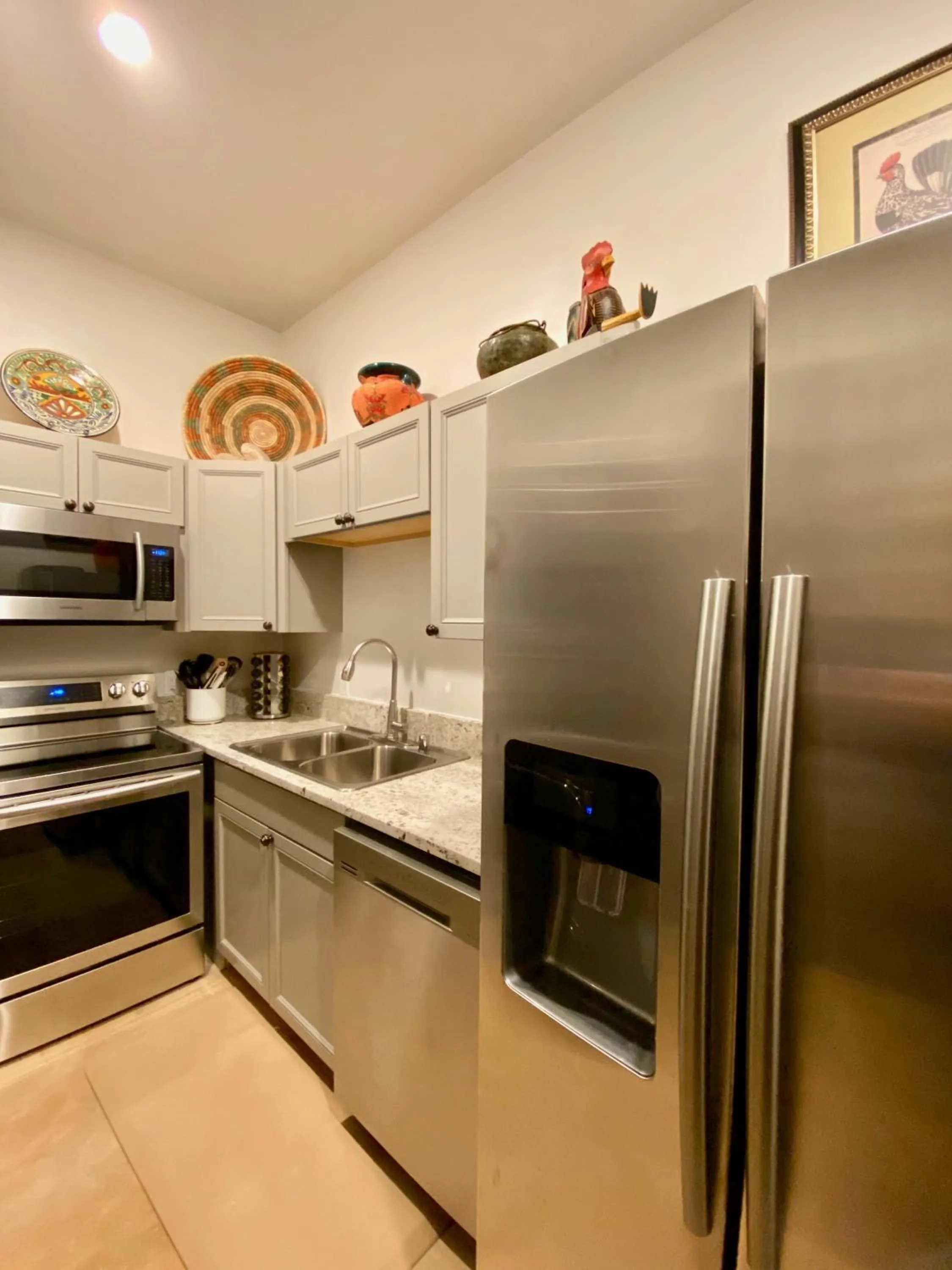 Communal kitchen in The Grand Hacienda Inn with Breakfast
