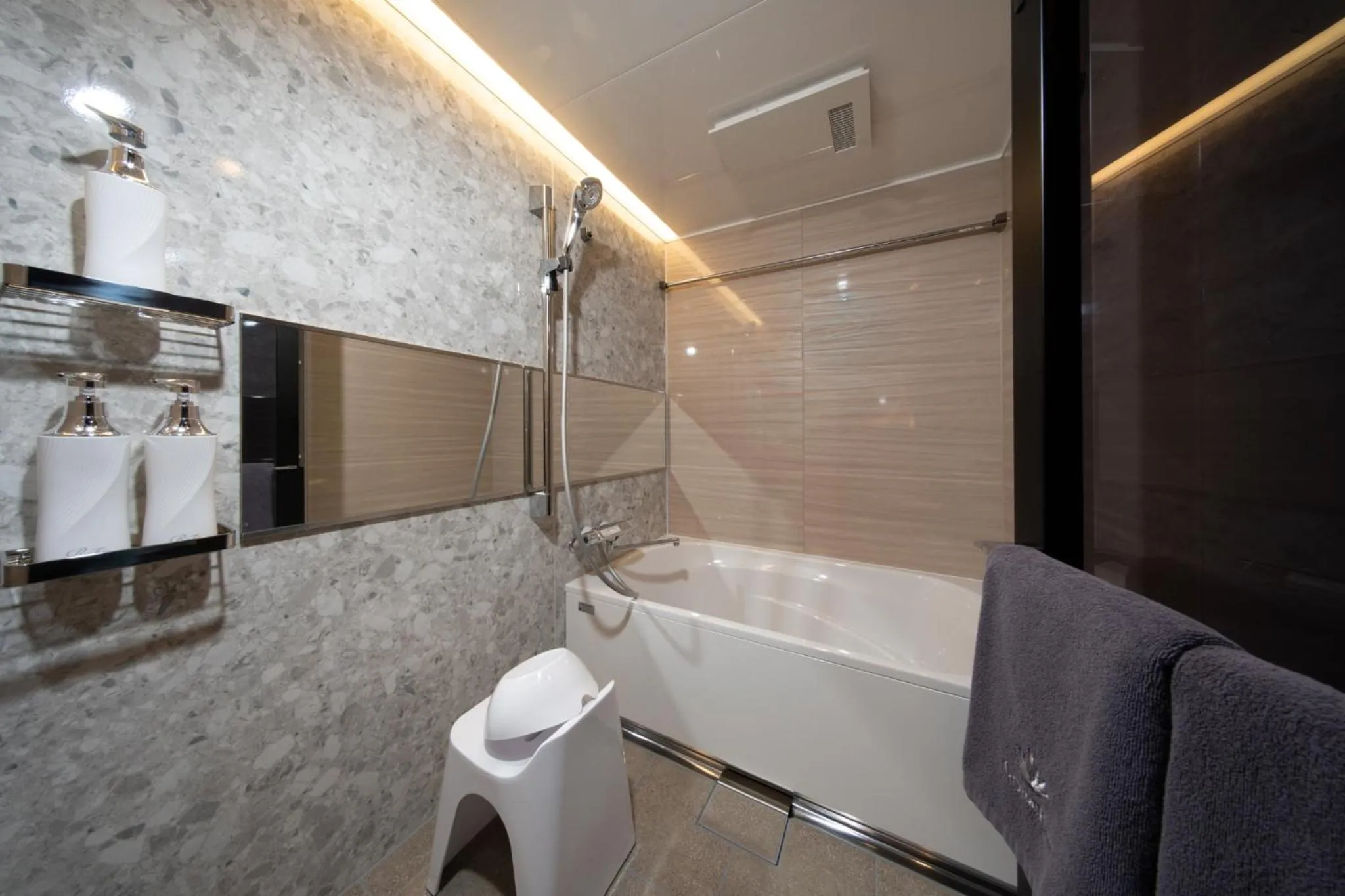 Bathroom in Doutonbori Crystal Exe