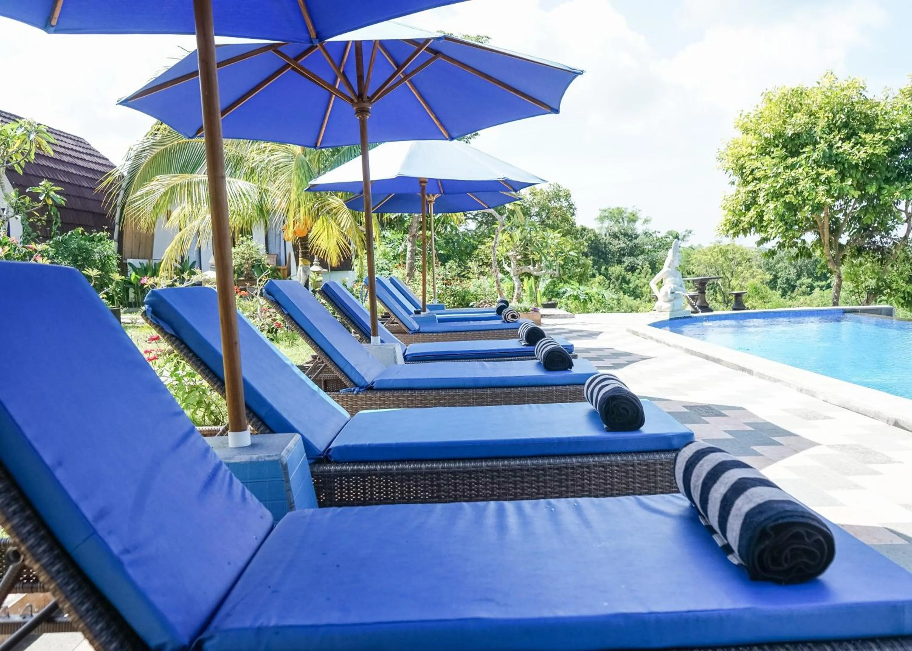 Swimming pool in Penida Sunset Ocean View Bungalows